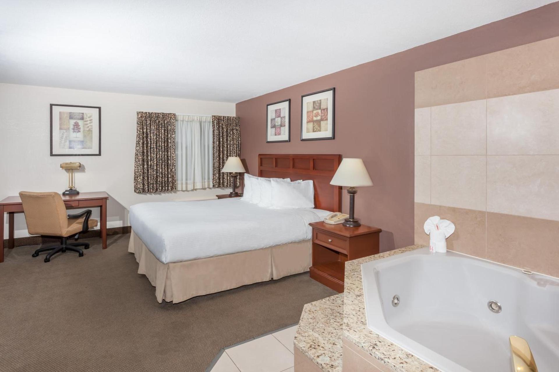Baymont by Wyndham Tuscola photo 35