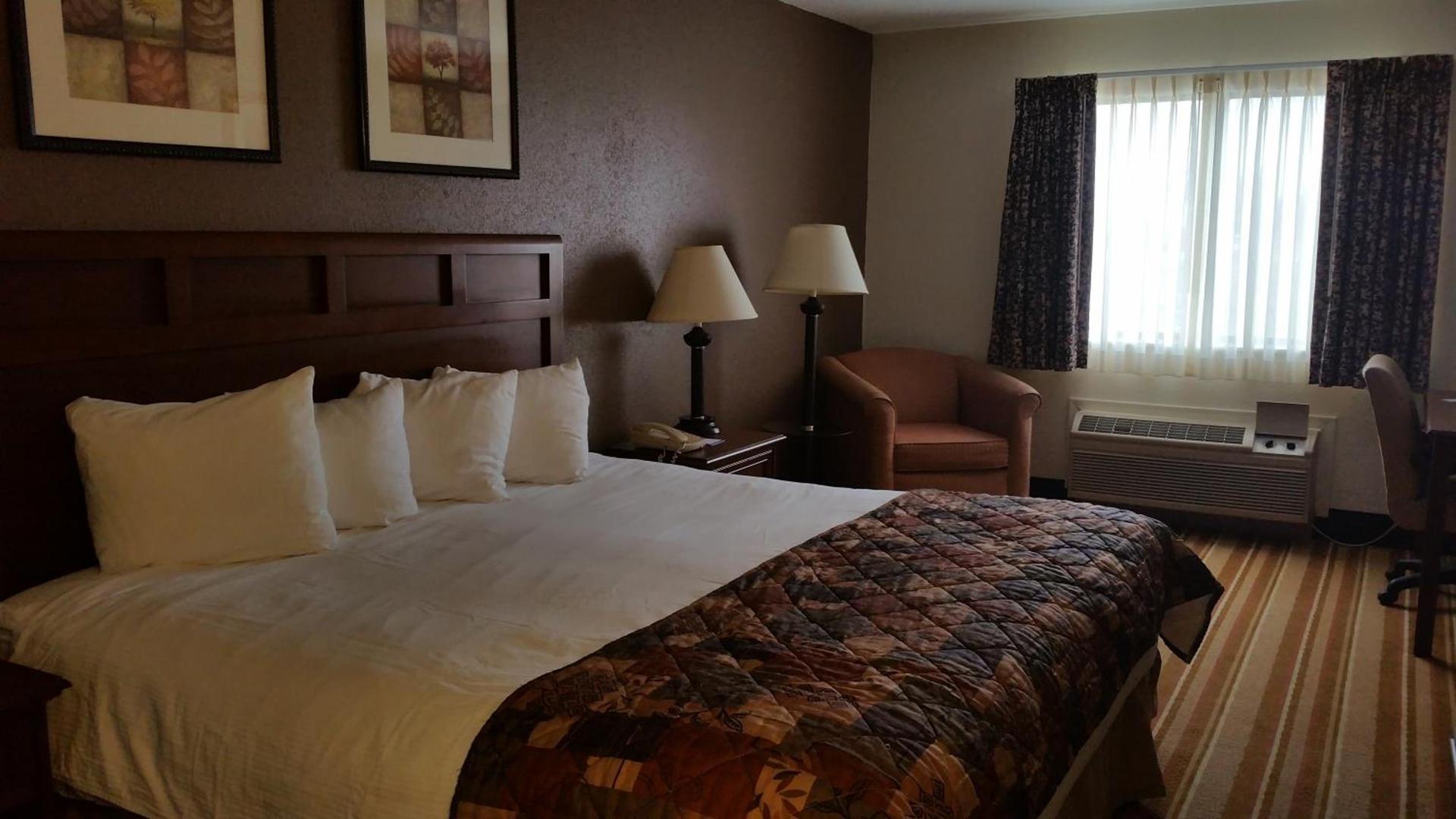 Baymont by Wyndham Tuscola photo 48