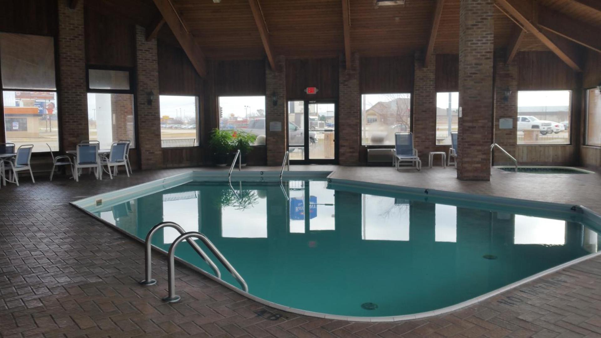 Baymont by Wyndham Tuscola photo 49