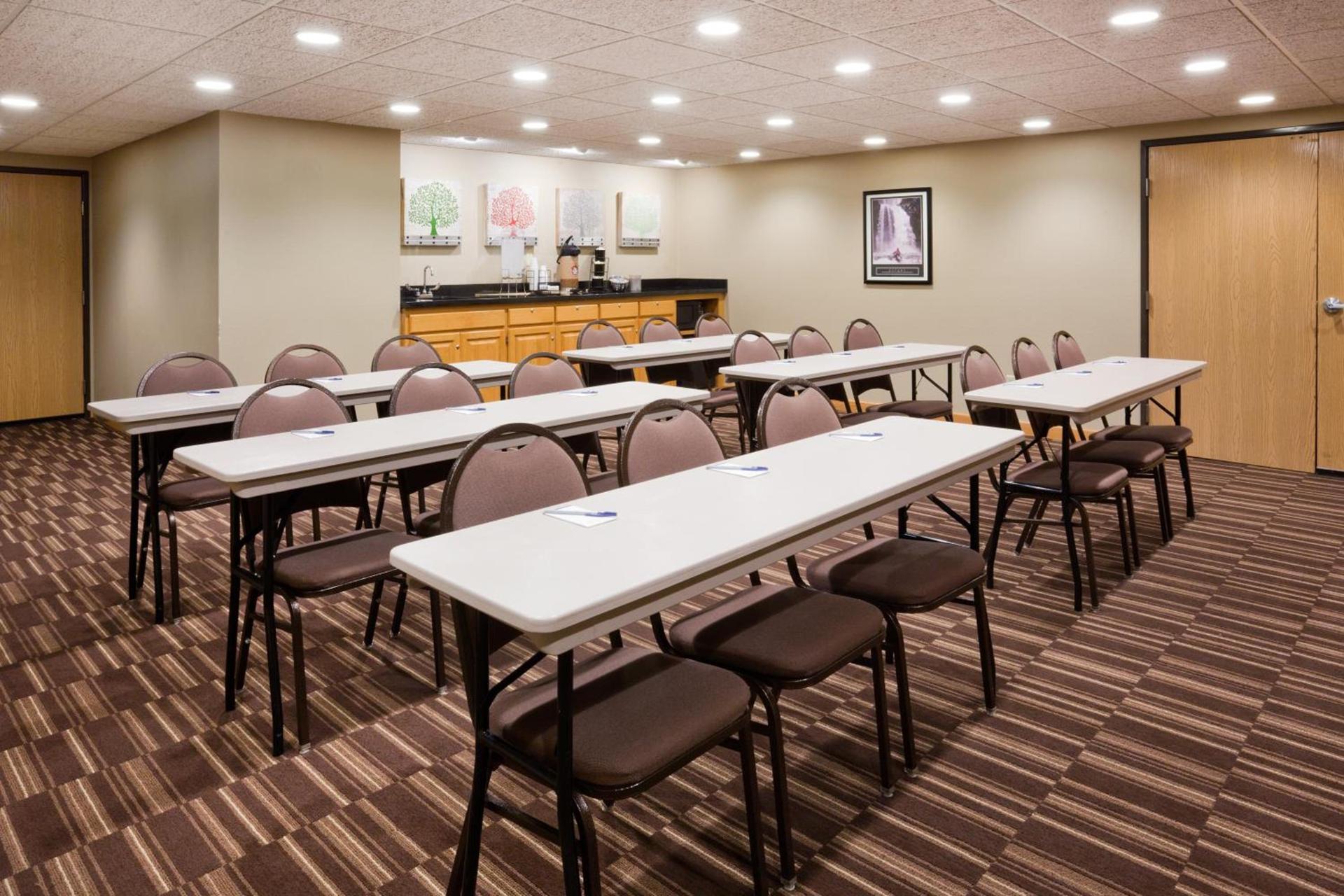 AmericInn by Wyndham Sartell photo 41