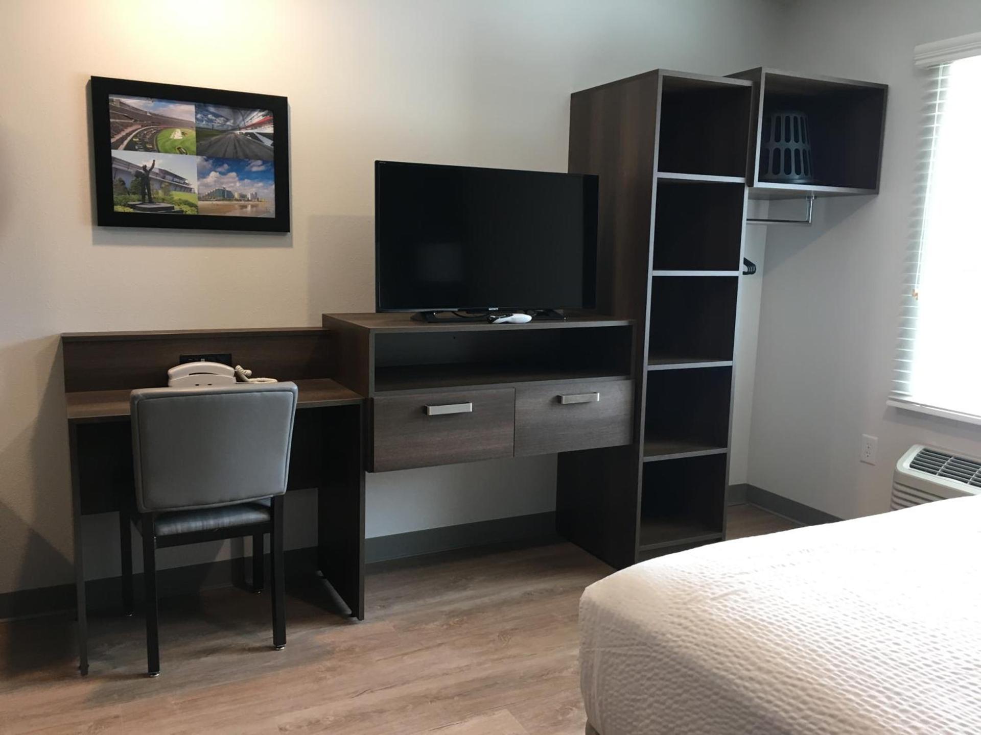 WoodSpring Suites Daytona Beach Int'l Speedway photo 13