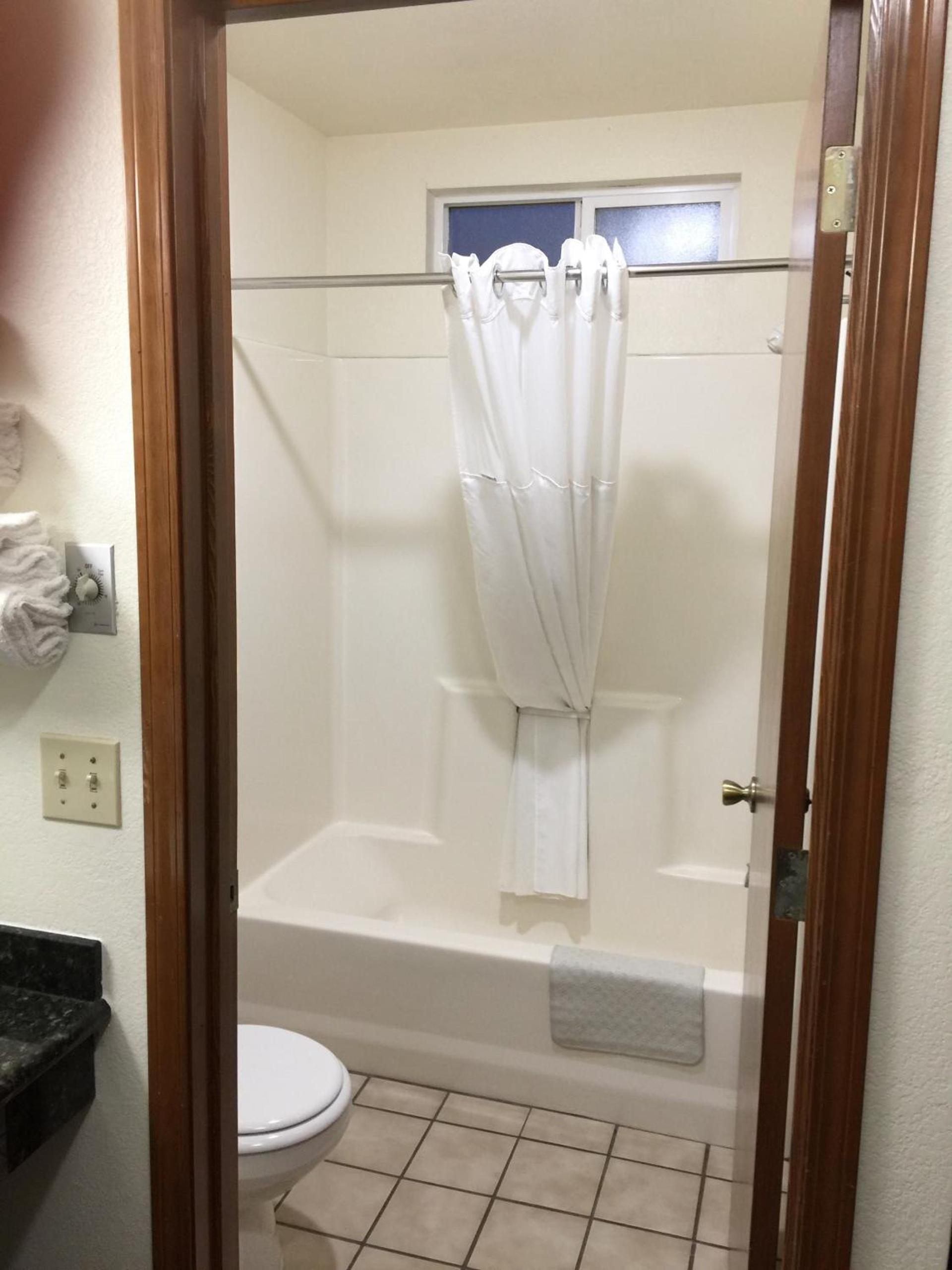 Westward Inn photo 30