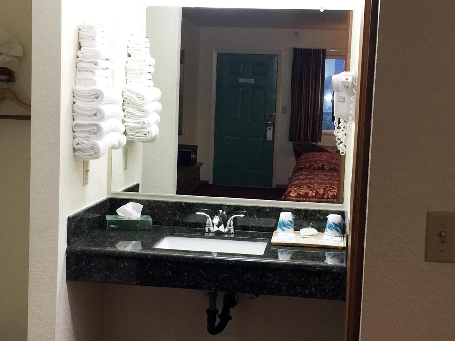 Westward Inn photo 35