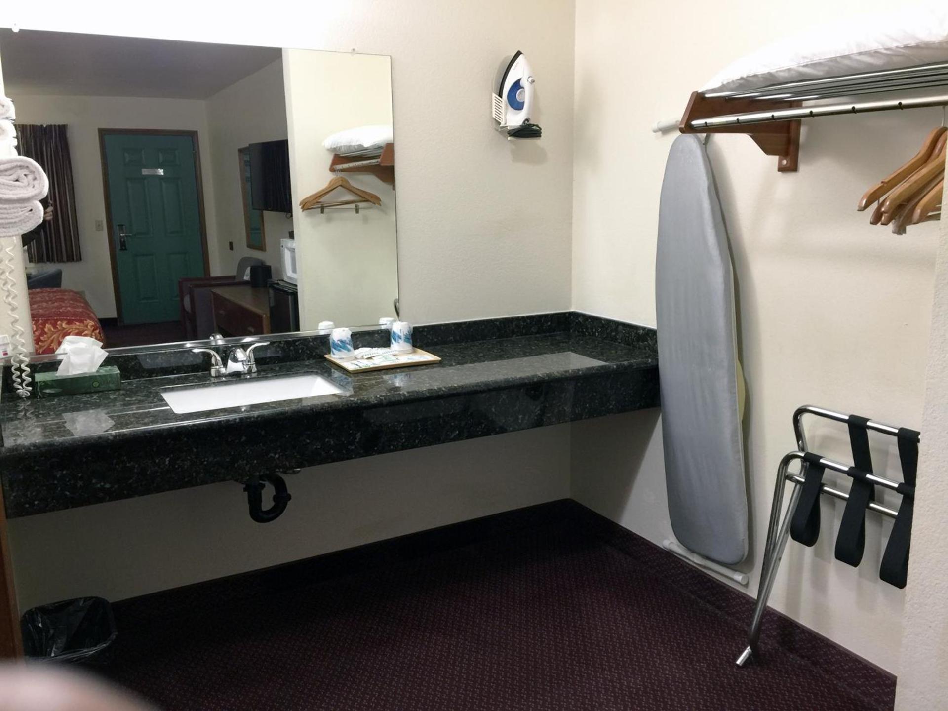 Westward Inn photo 23