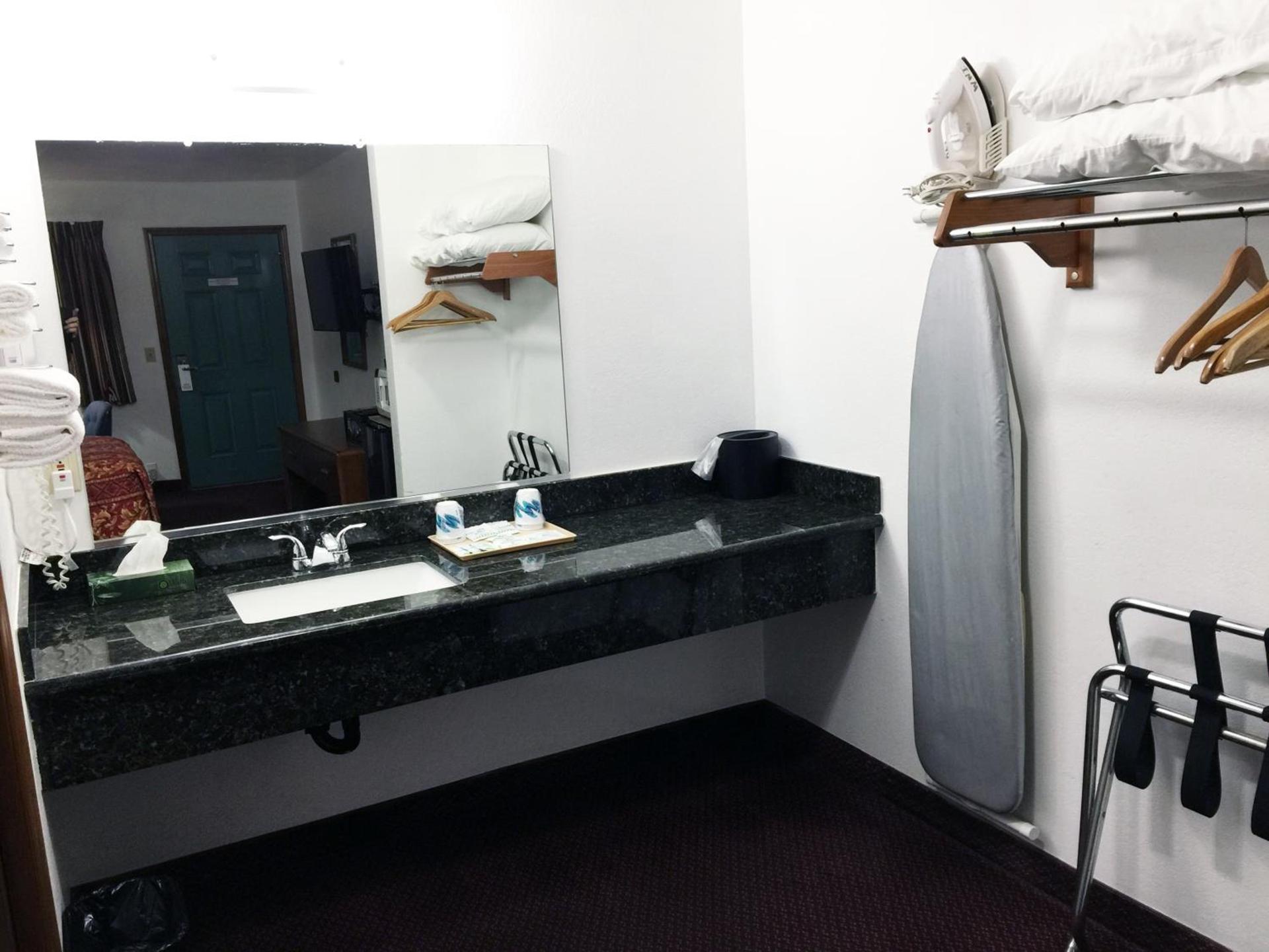 Westward Inn photo 24