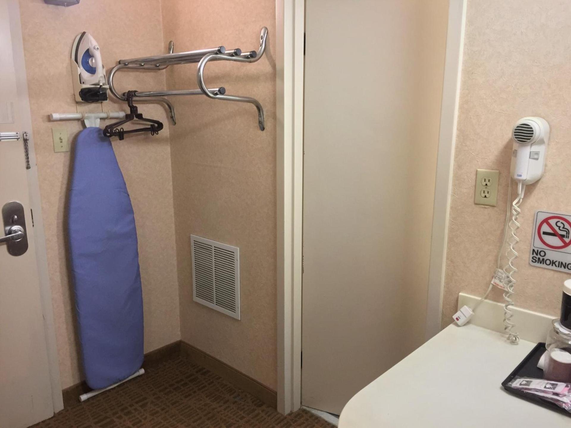 Americas Best Value Inn & Suites-Boise photo 12