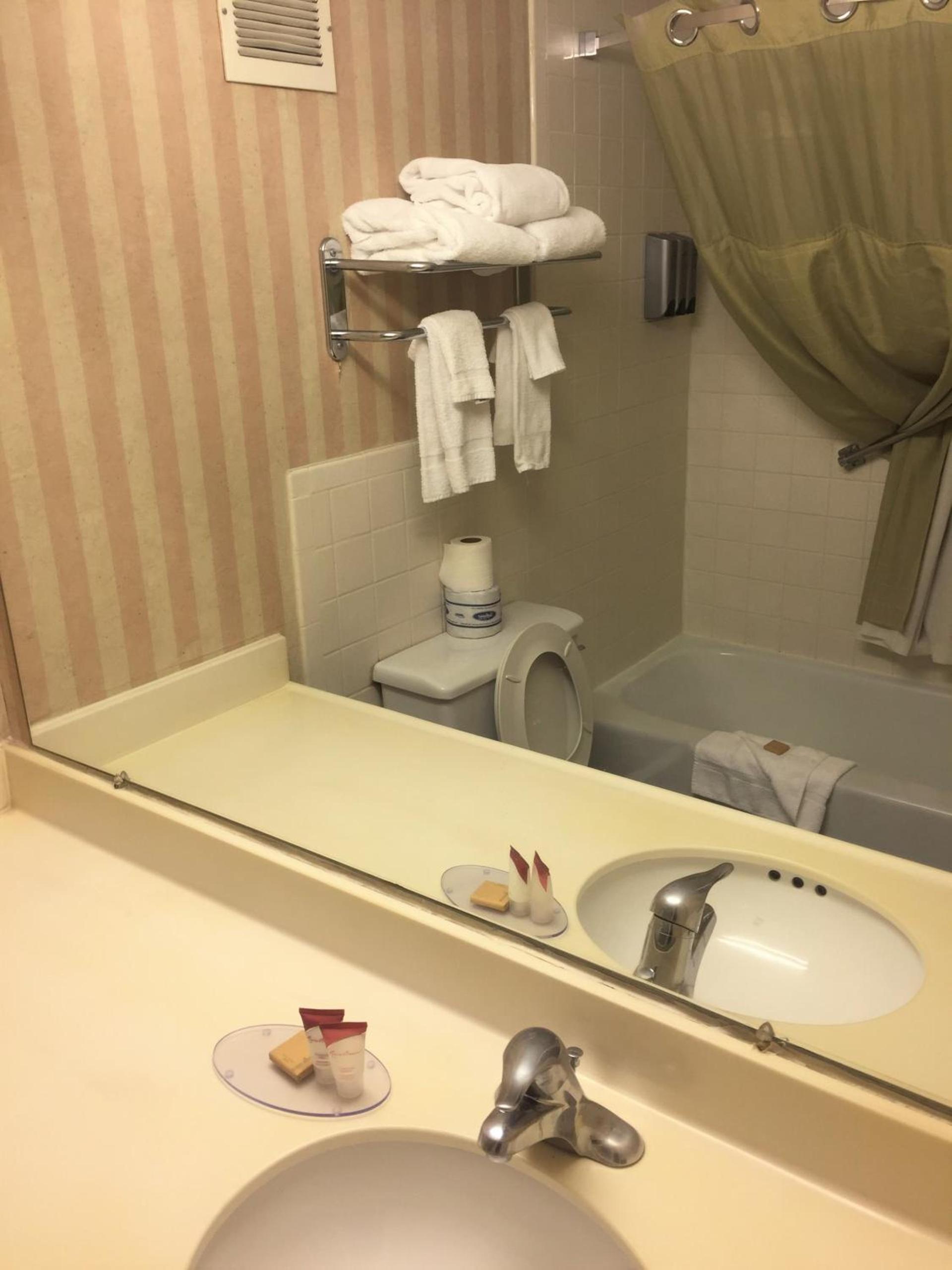 Americas Best Value Inn & Suites-Boise photo 13