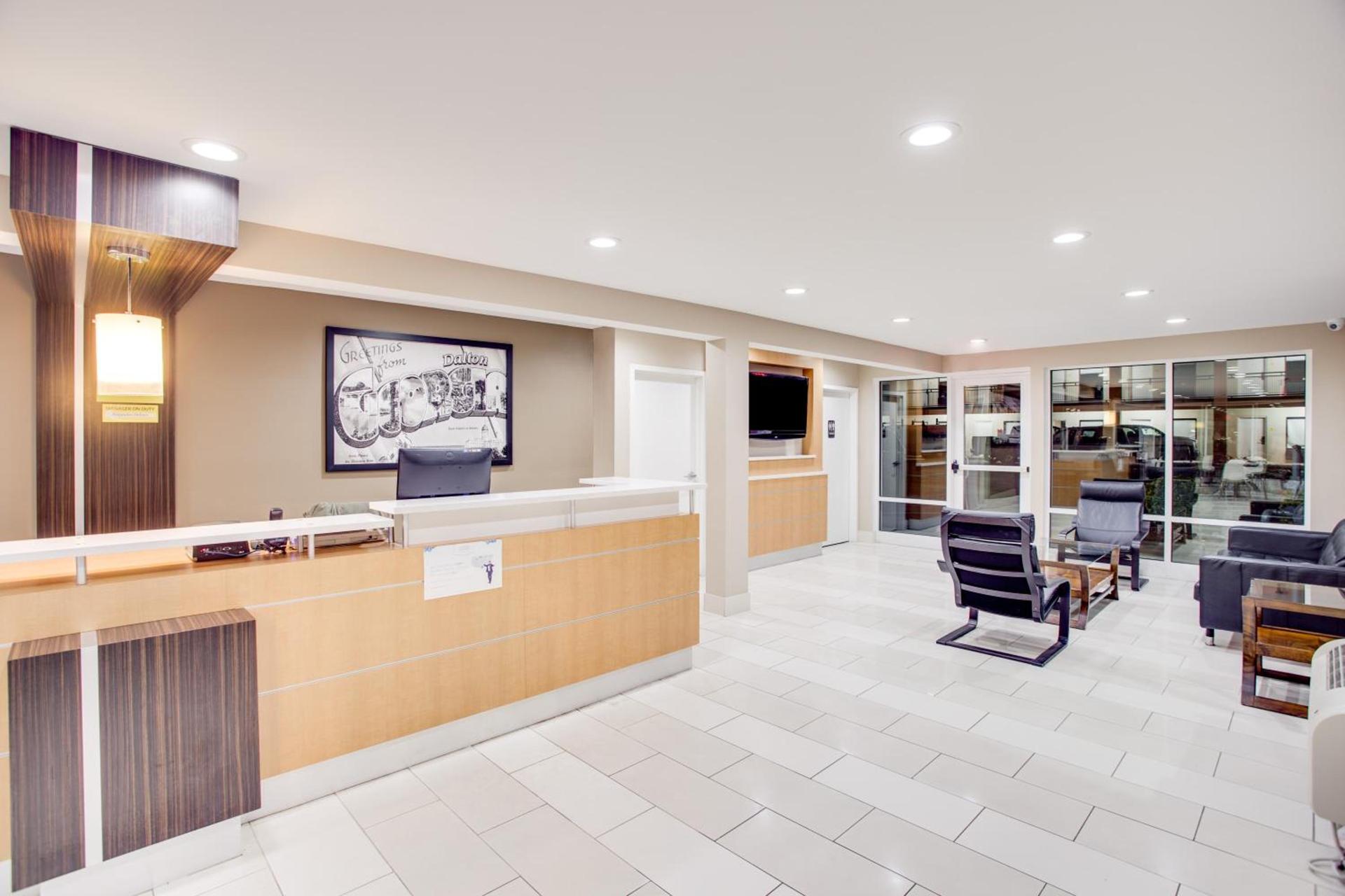 Super 8 by Wyndham Dalton photo 29
