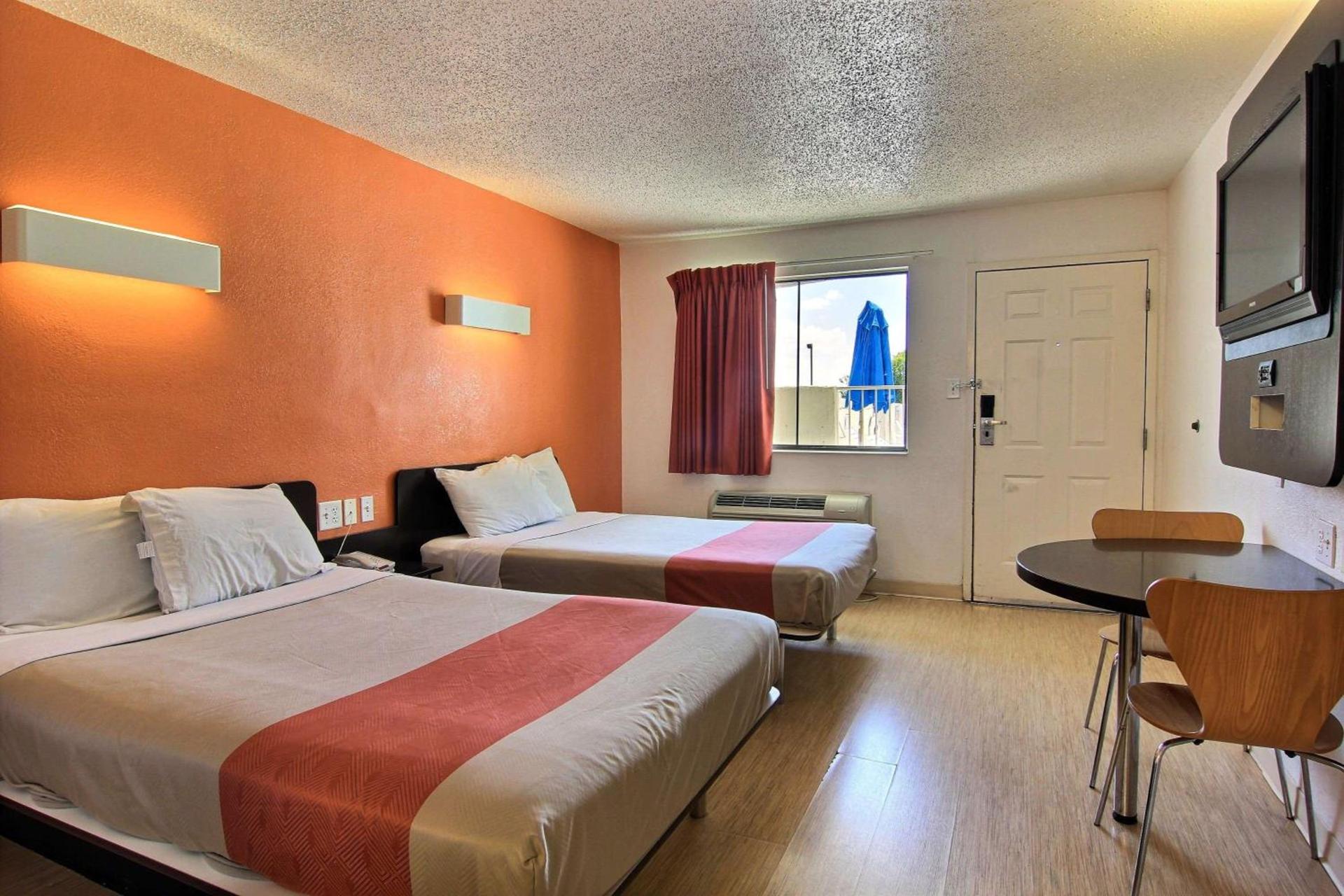 Motel 6-Austin, TX - North Central photo 6