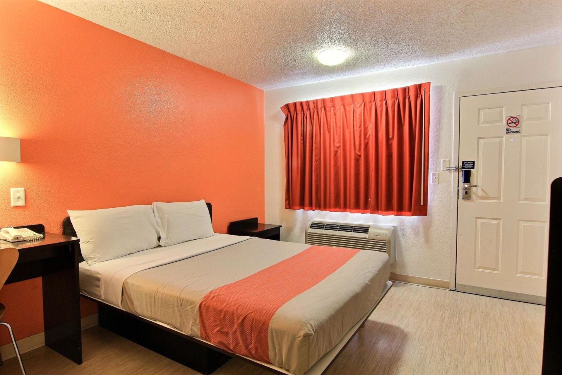 Motel 6-Austin, TX - North Central photo 14