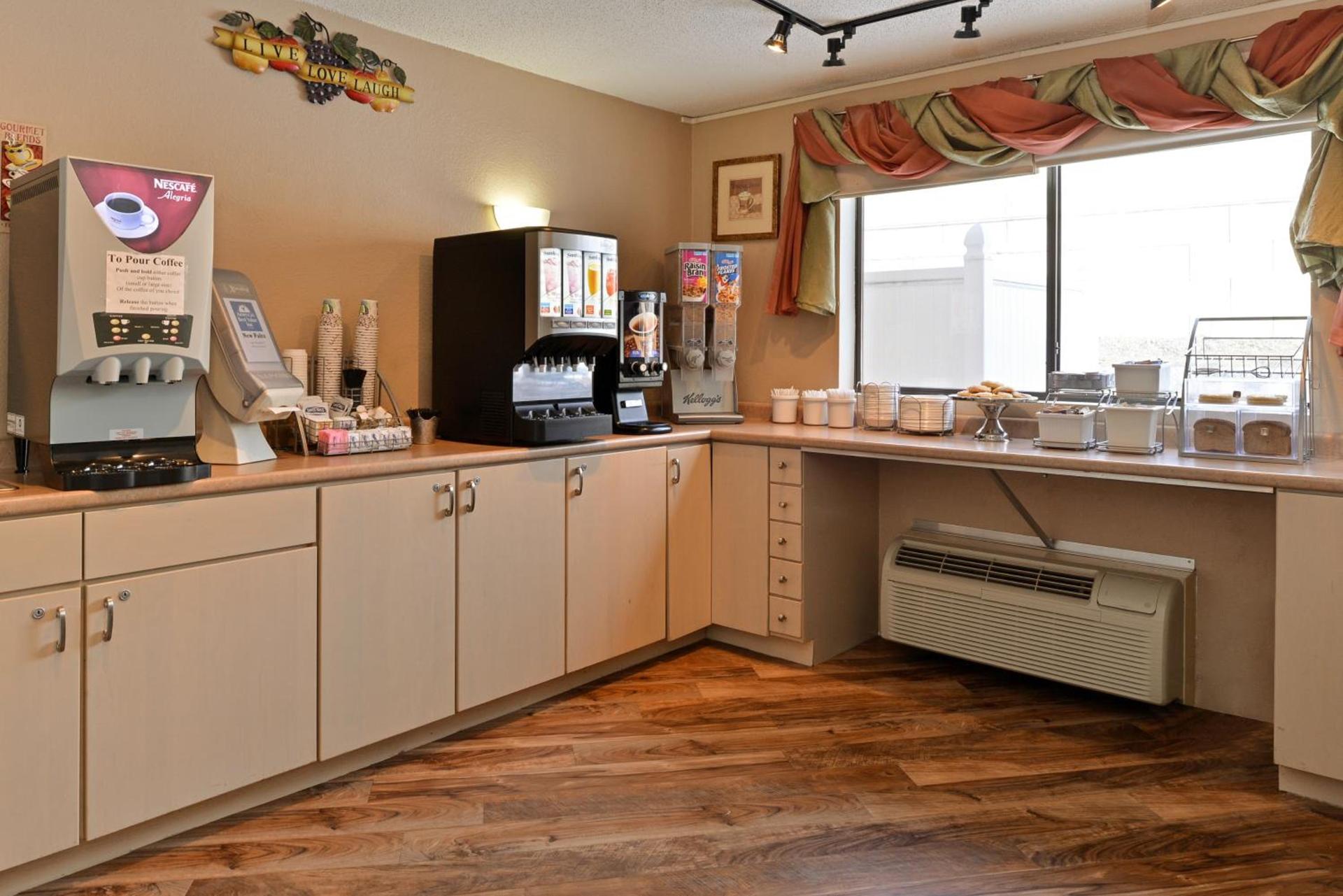 Americas Best Value Inn New Paltz photo 34