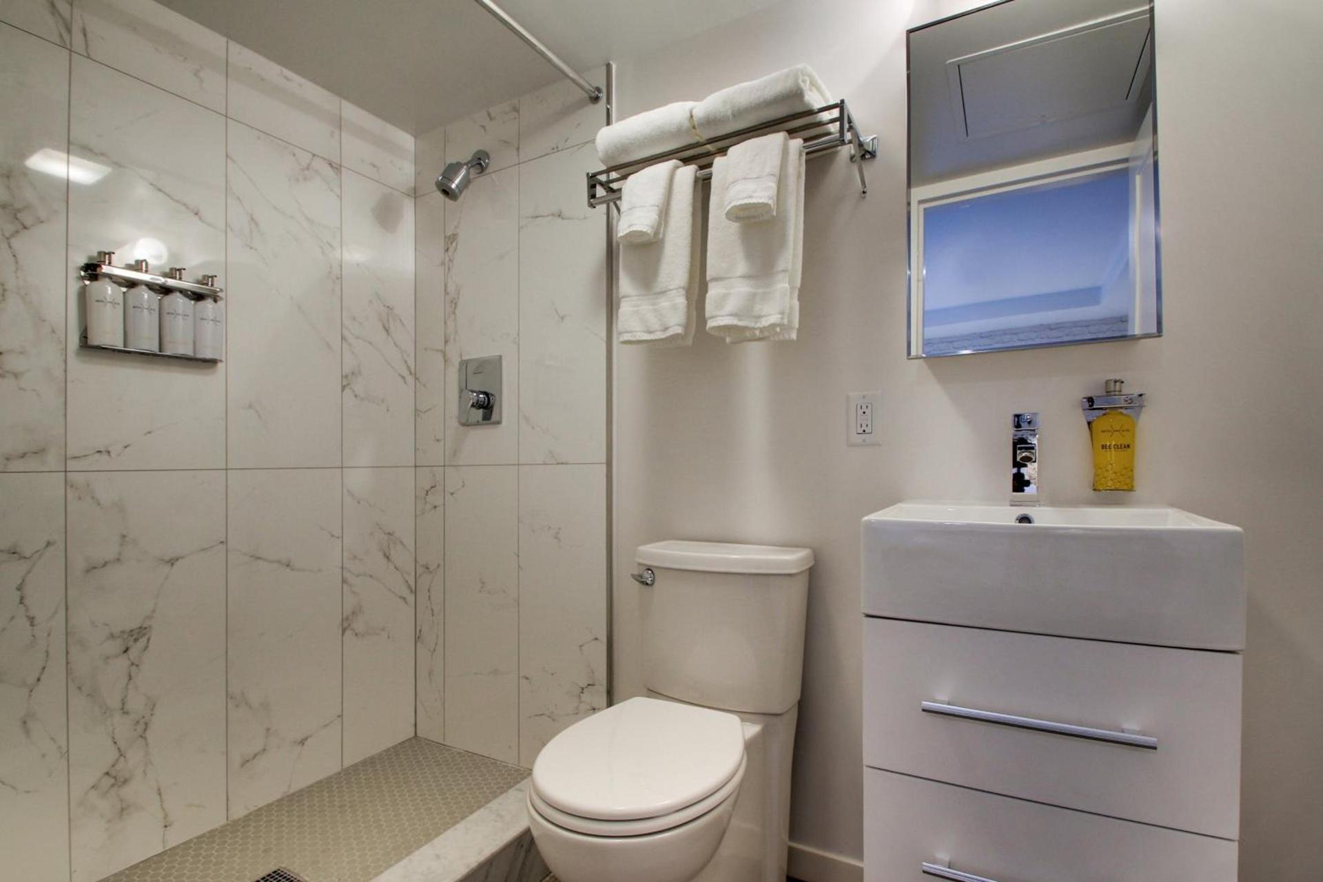 Hotel Hive photo 32