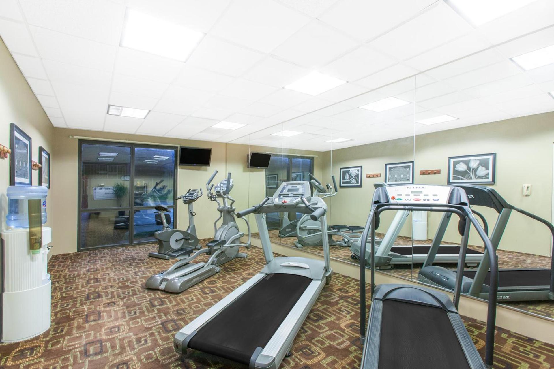Hawthorn Suites Midwest City photo 8