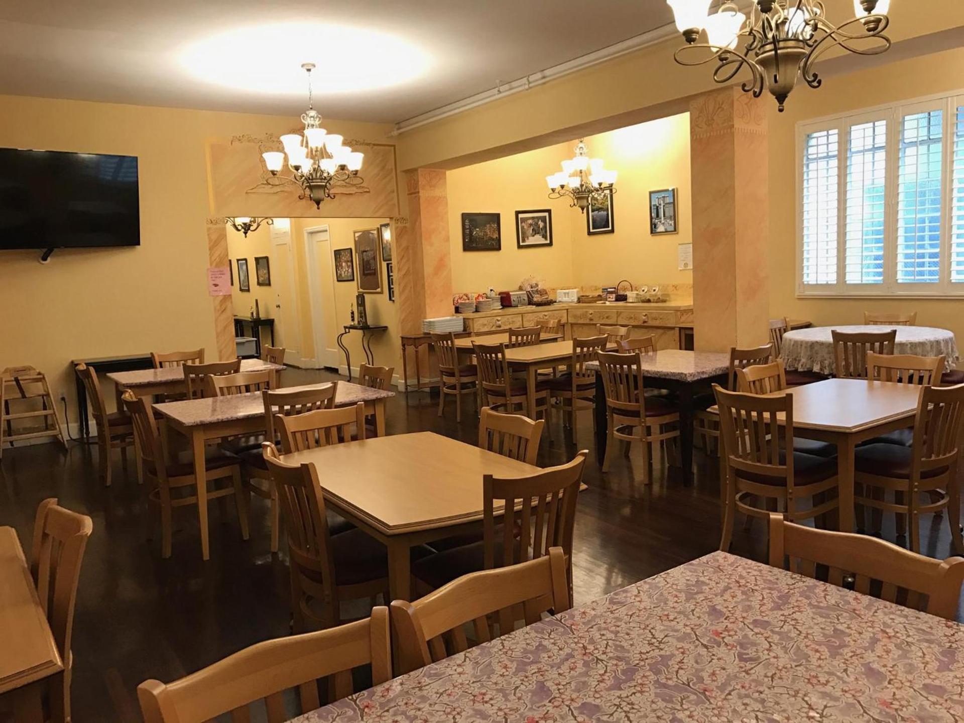 Mayflower Hotel photo 25