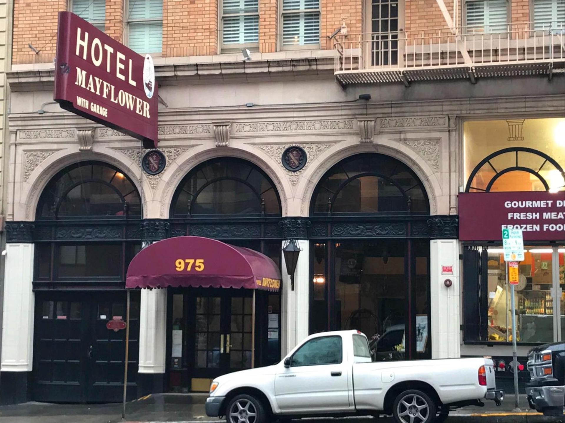 Mayflower Hotel photo 20