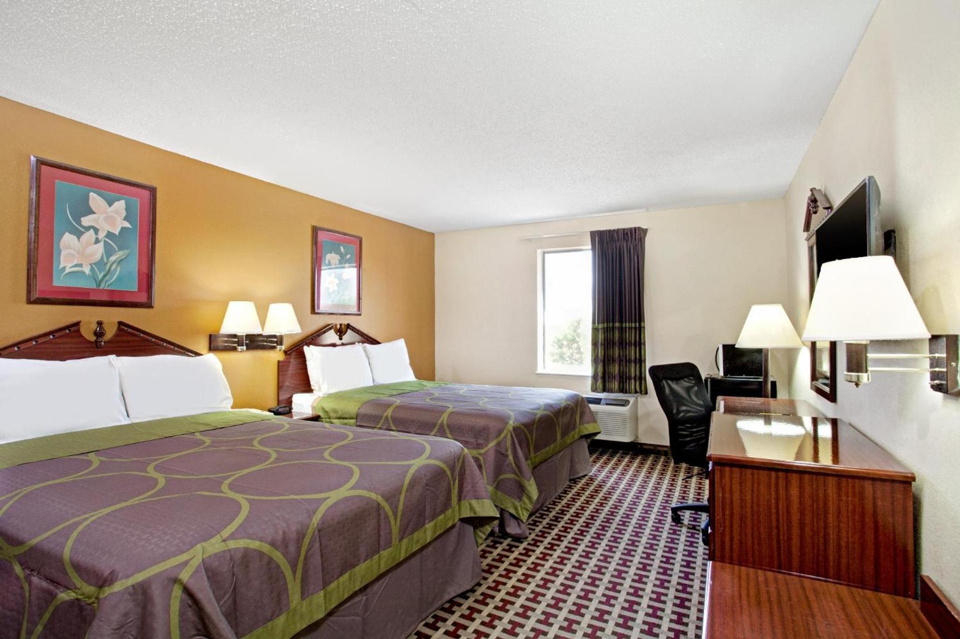Super 8 by Wyndham Forrest City AR photo 20
