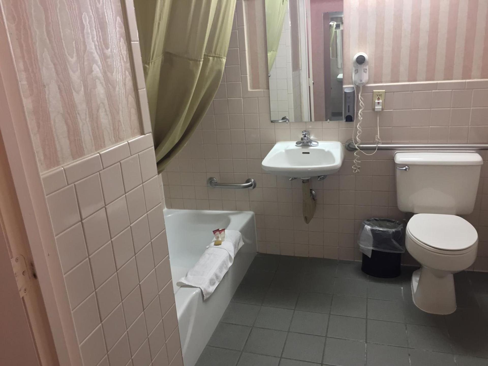 Americas Best Value Inn & Suites-Boise photo 9