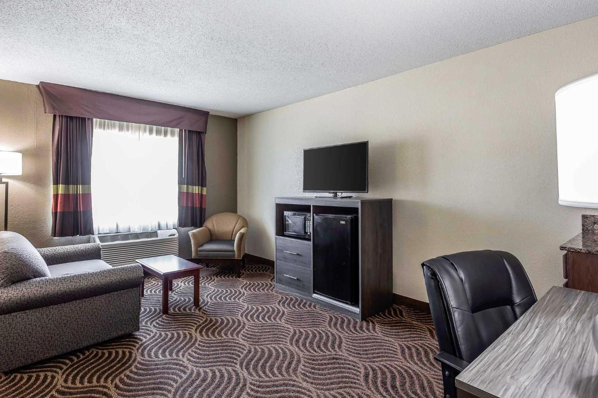 Quality Inn & Suites Salisbury South photo 20
