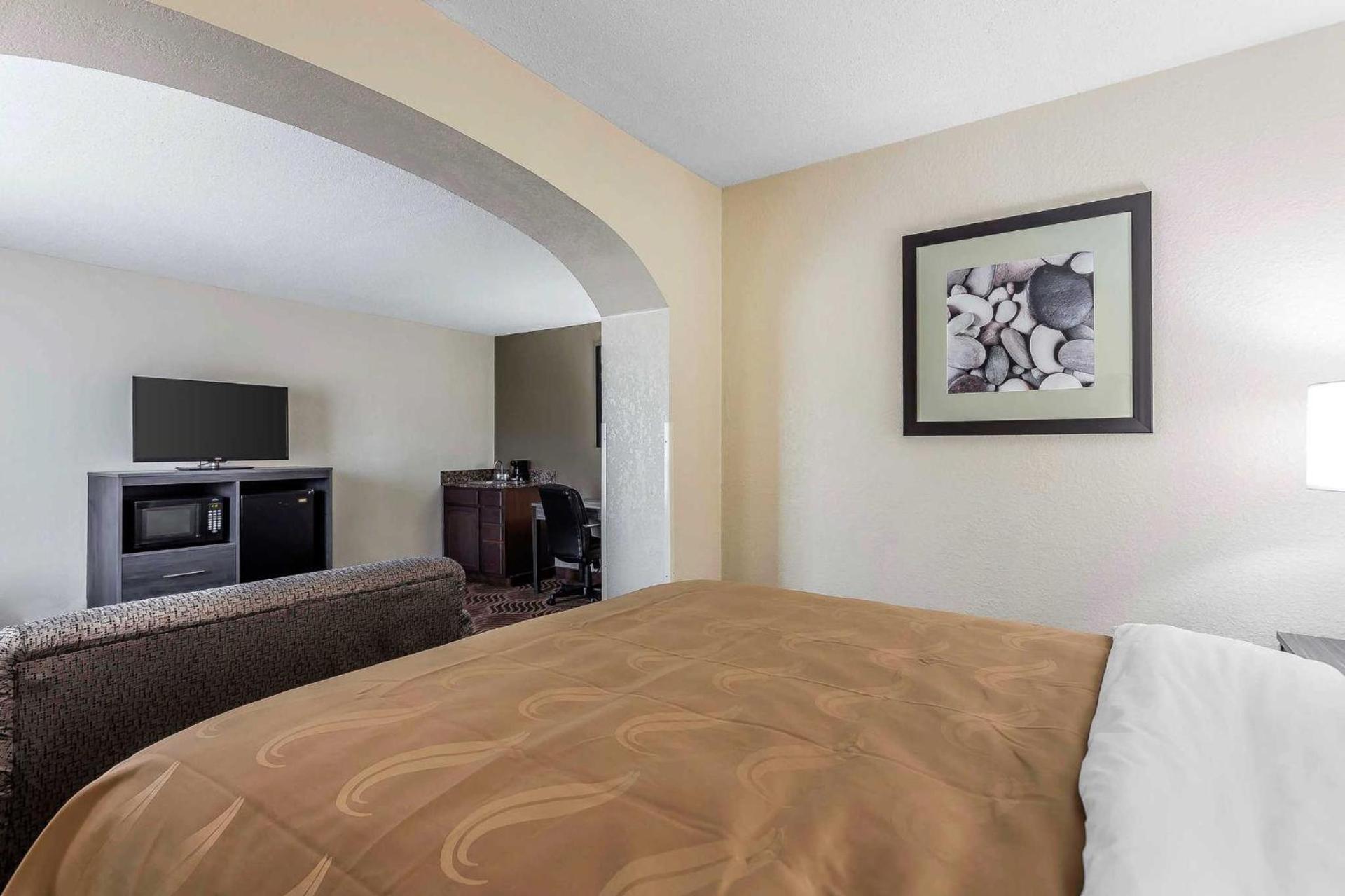 Quality Inn & Suites Salisbury South photo 19