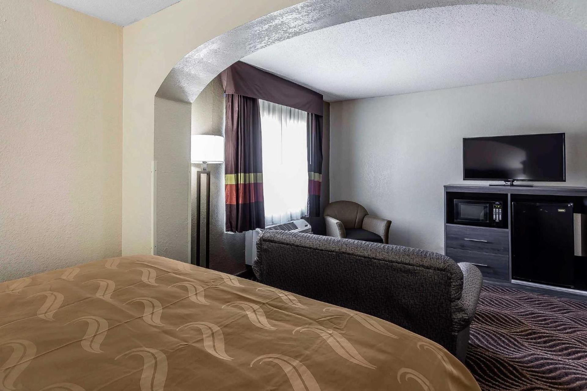Quality Inn & Suites Salisbury South photo 18