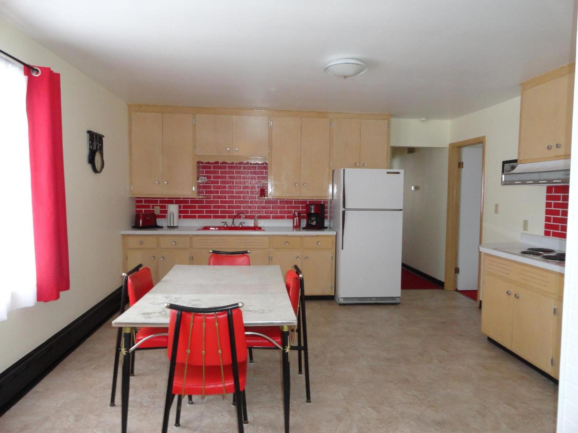 Cedars Motel photo 8
