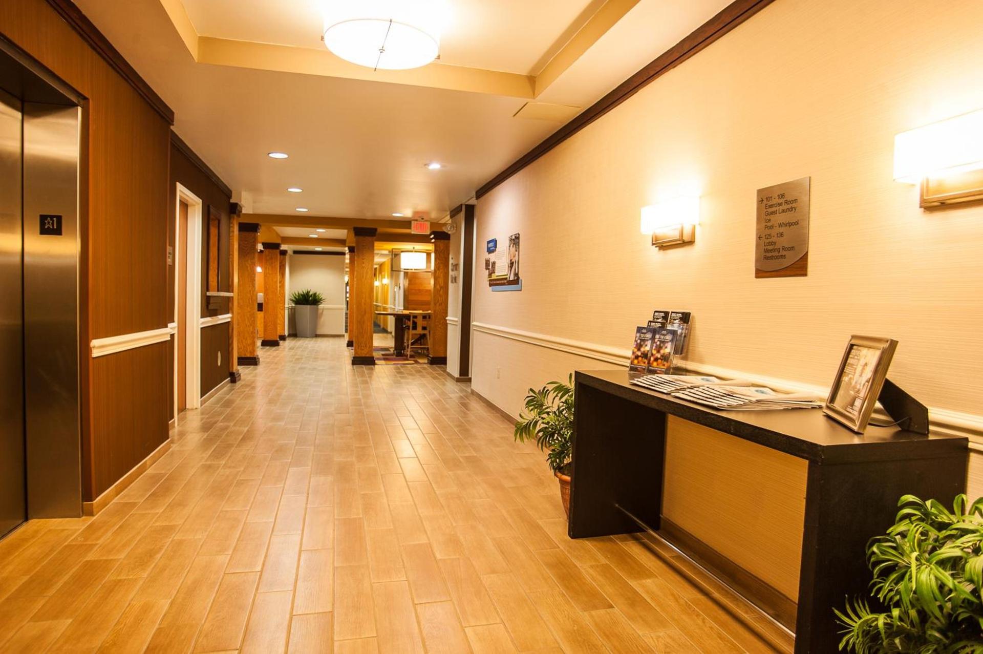 Comfort Inn & Suites Akron South photo 12