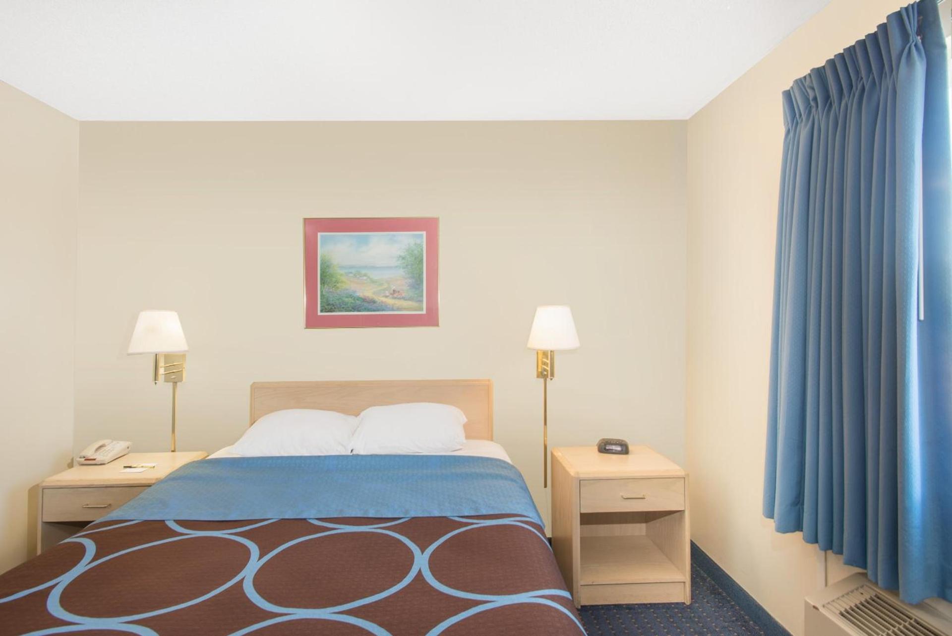 Rodeway Inn photo 14