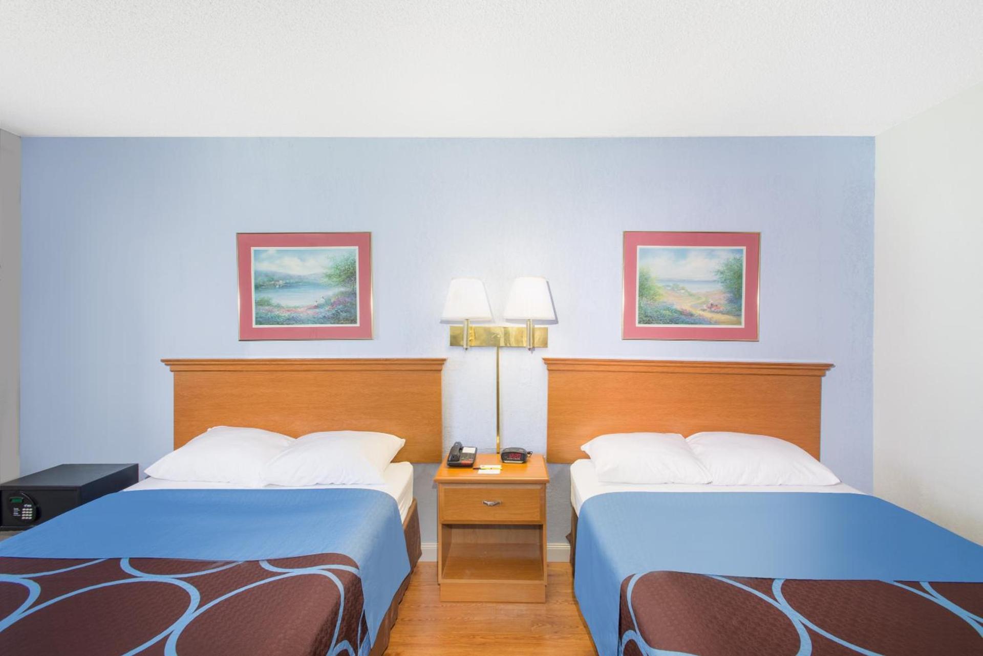 Rodeway Inn photo 27