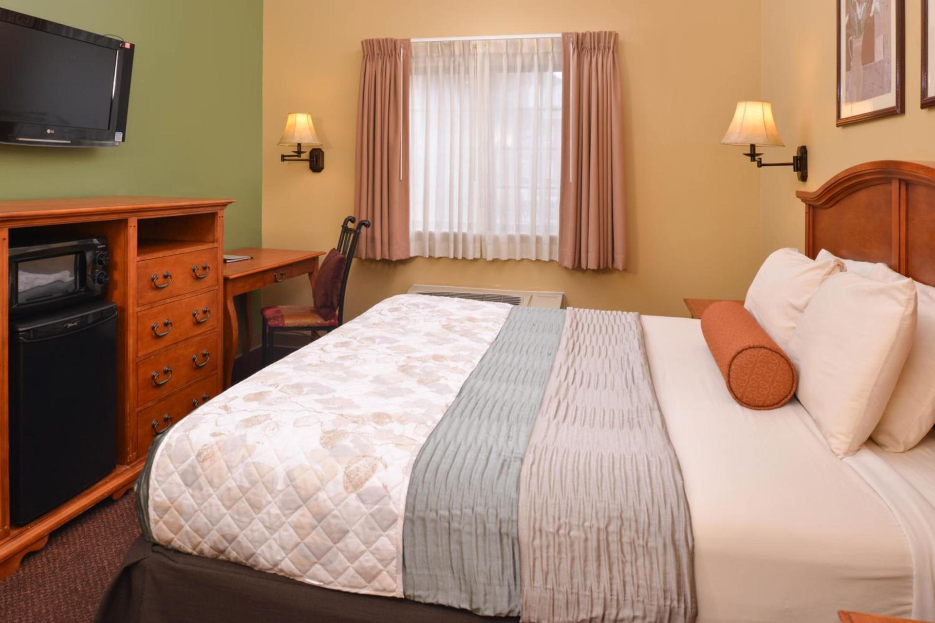 Country Hearth Inn & Suites Edwardsville photo 11
