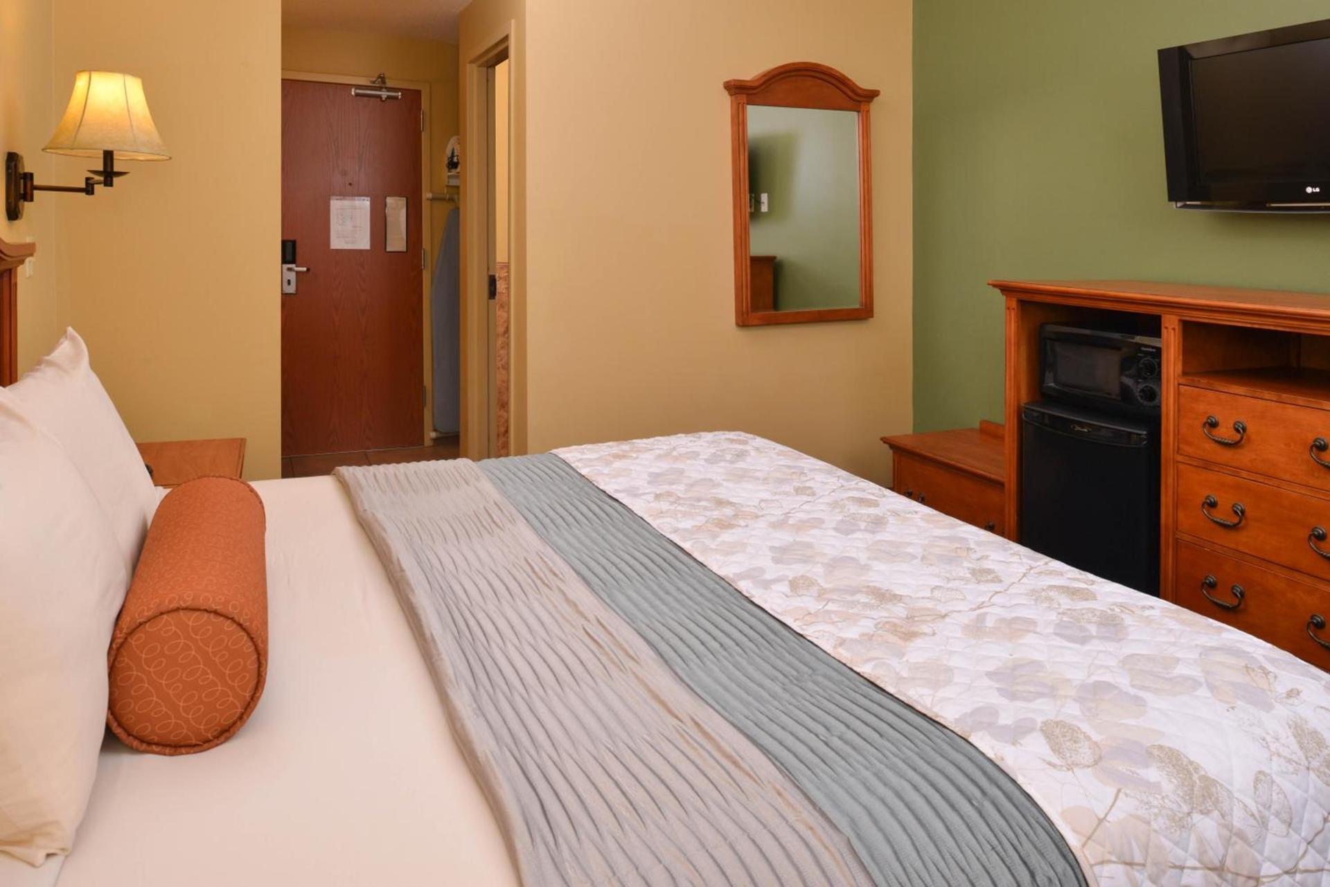 Country Hearth Inn & Suites Edwardsville photo 12