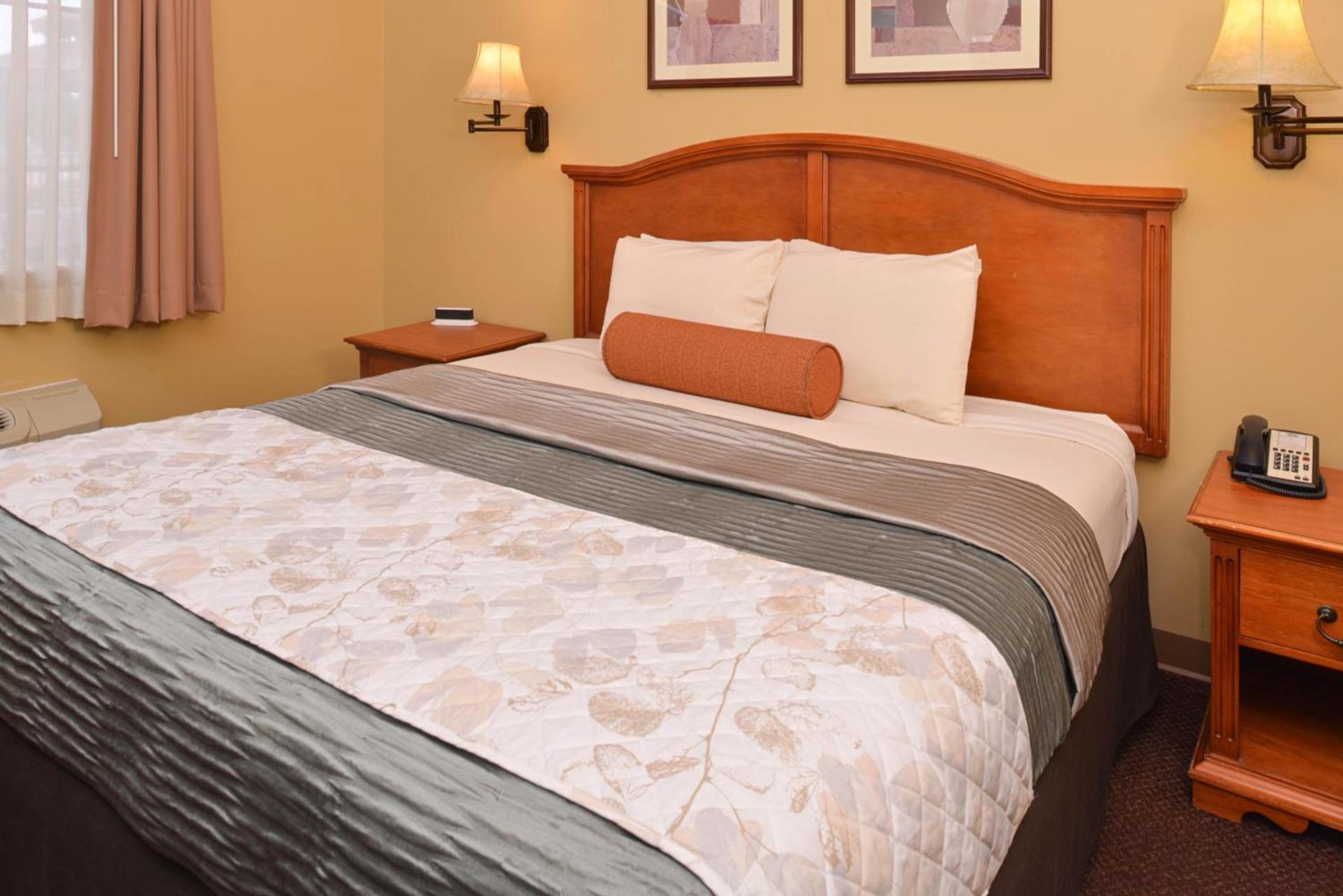 Country Hearth Inn & Suites Edwardsville photo 27