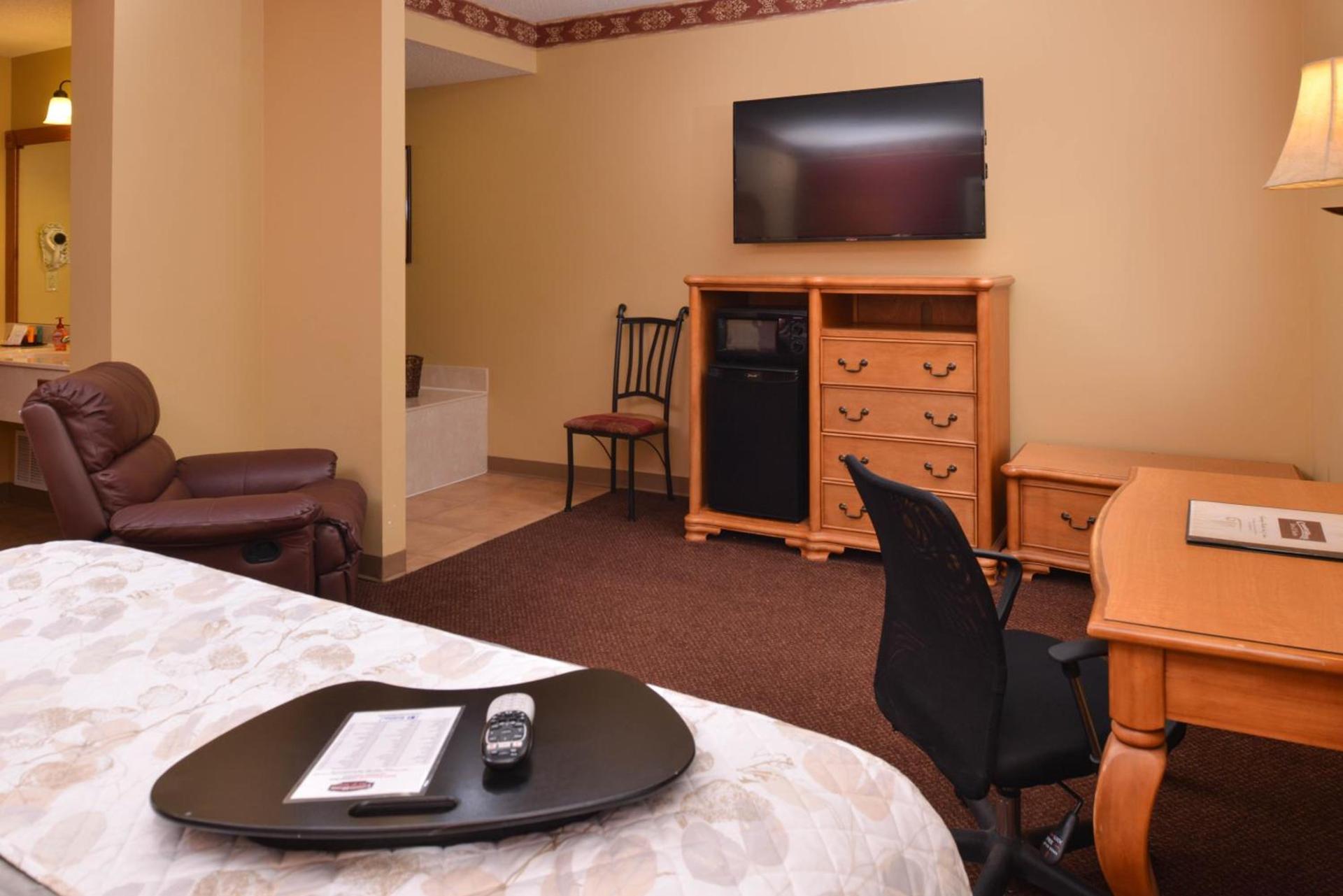 Country Hearth Inn & Suites Edwardsville photo 15