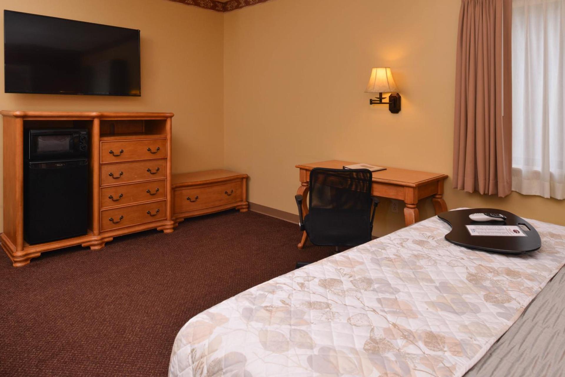 Country Hearth Inn & Suites Edwardsville photo 14