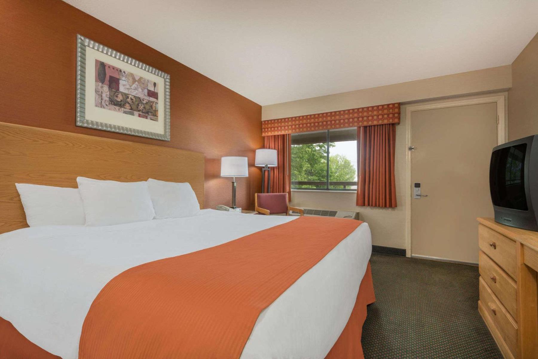 Days Inn by Wyndham Columbus Fairgrounds photo 17
