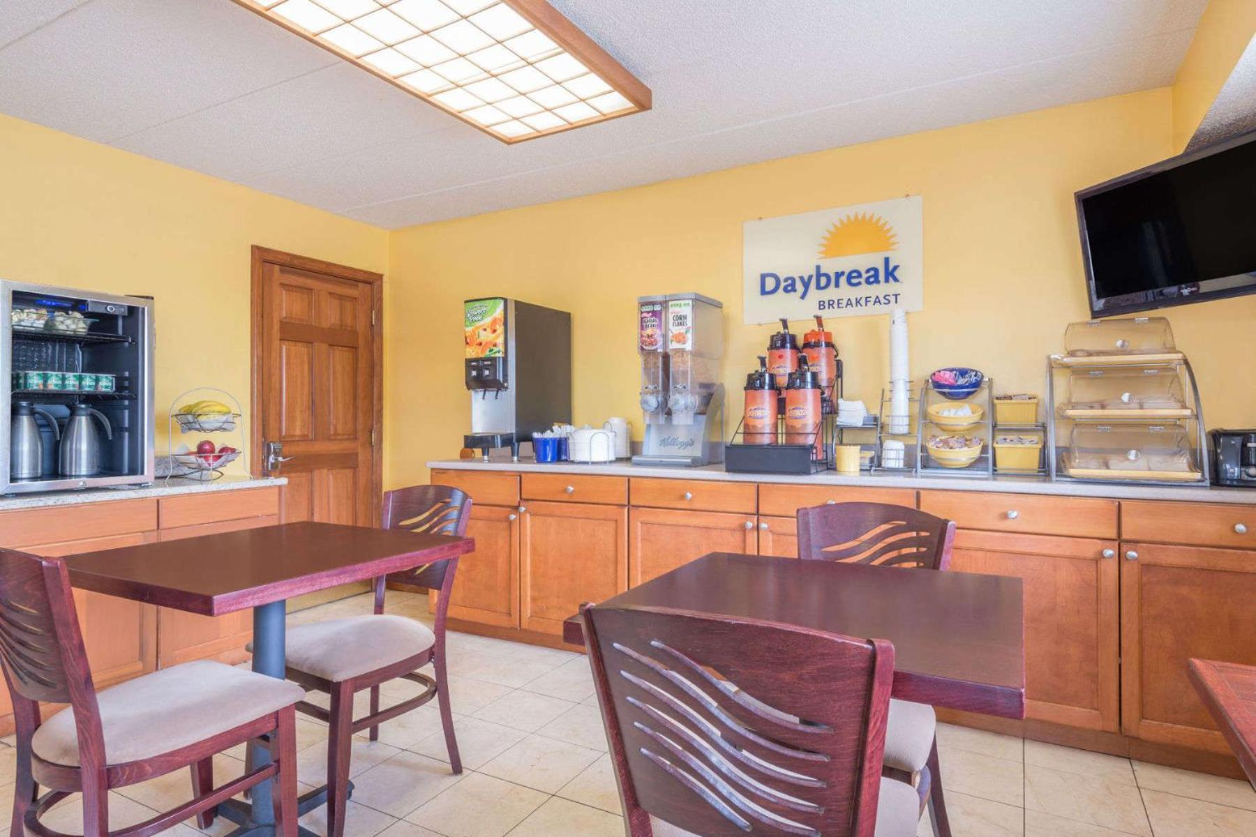 Days Inn by Wyndham Columbus Fairgrounds photo 22