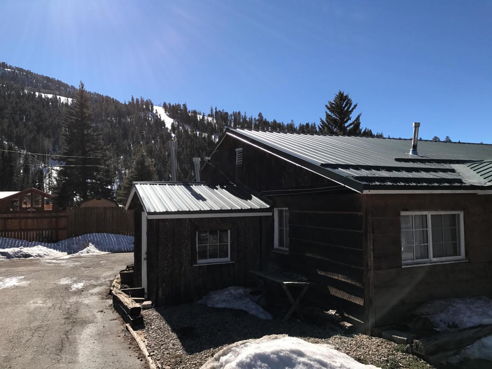 Deer Lodge photo 13