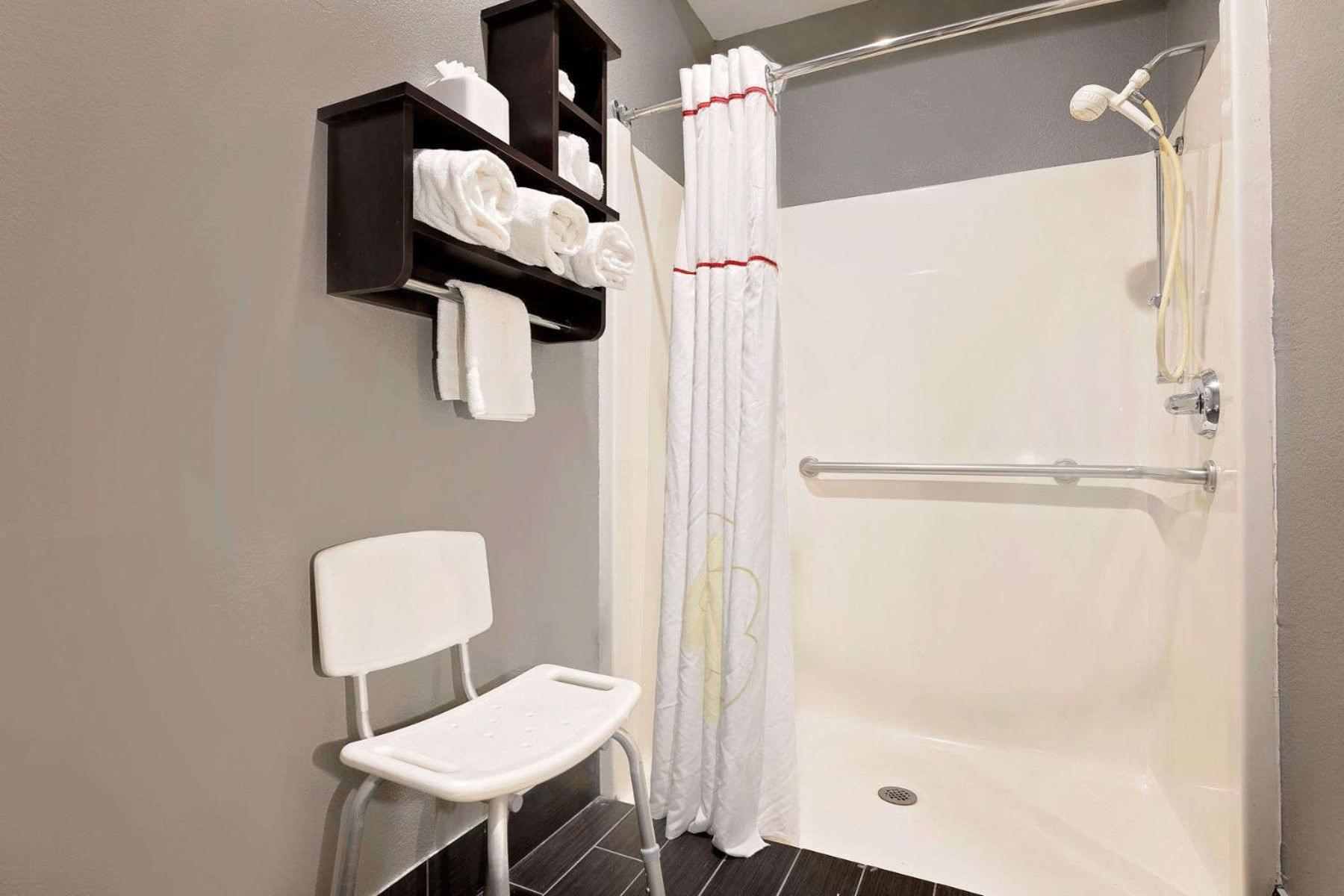 Hawthorn Extended Stay by Wyndham Columbus West photo 15