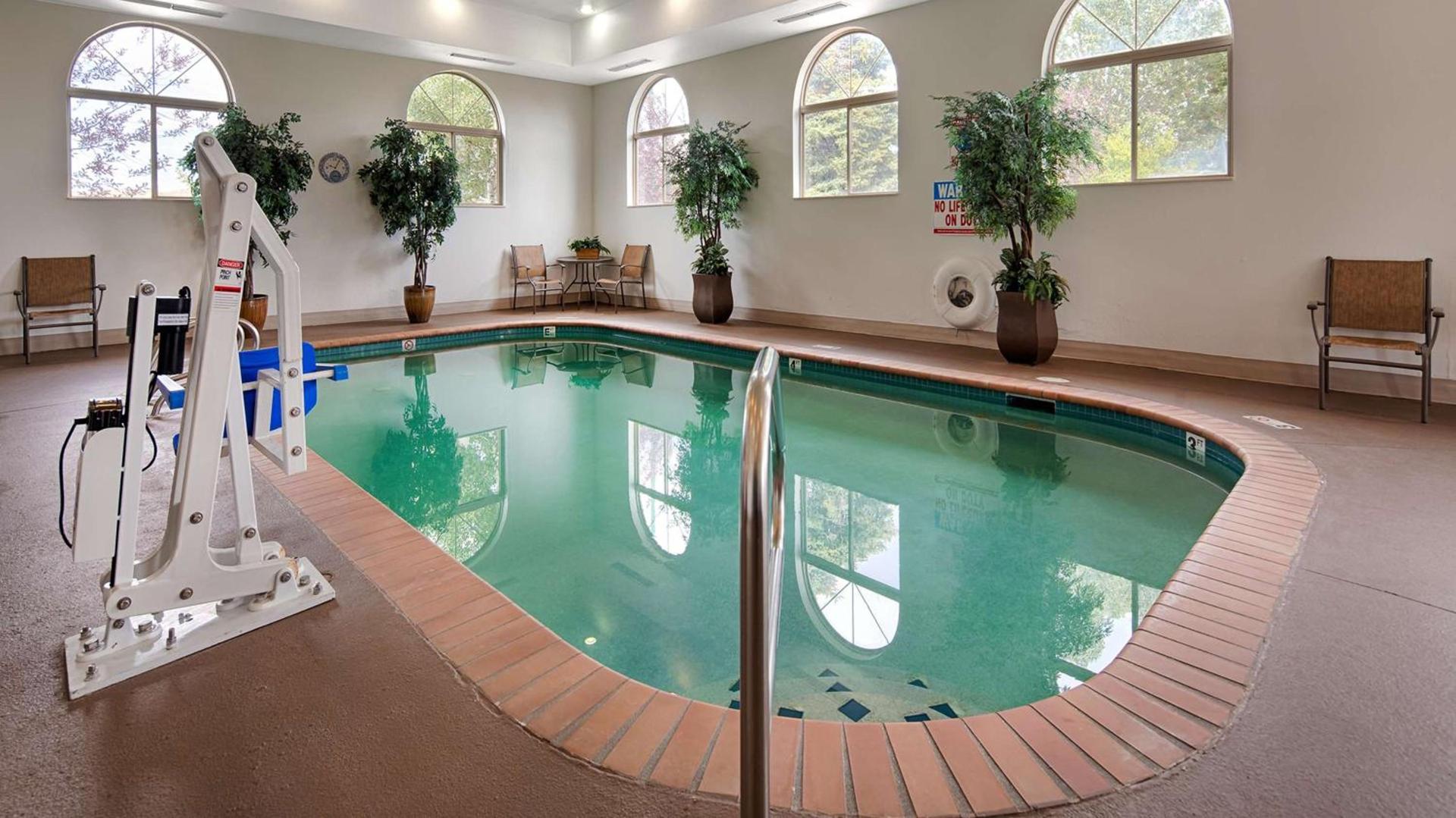 Best Western Plus Deer Park Hotel and Suites photo 24