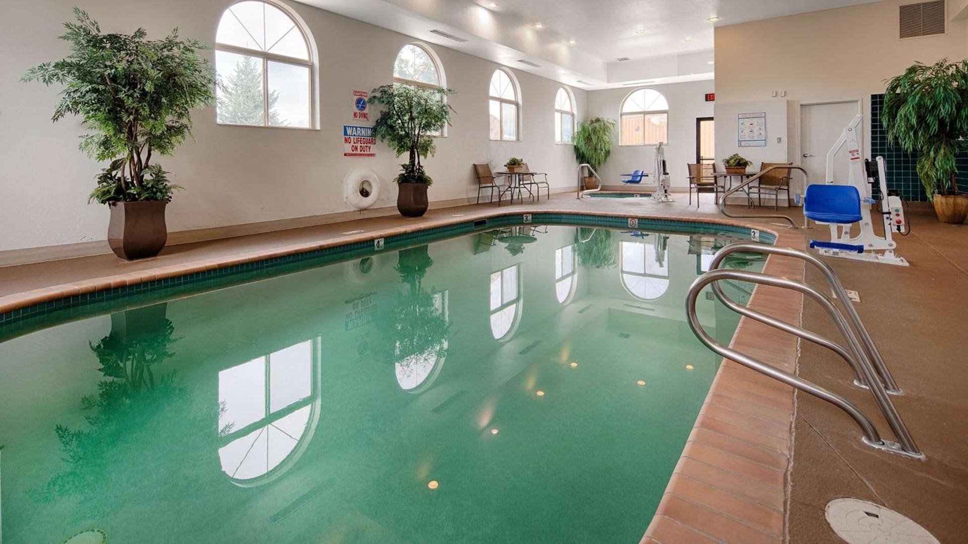 Best Western Plus Deer Park Hotel and Suites photo 6