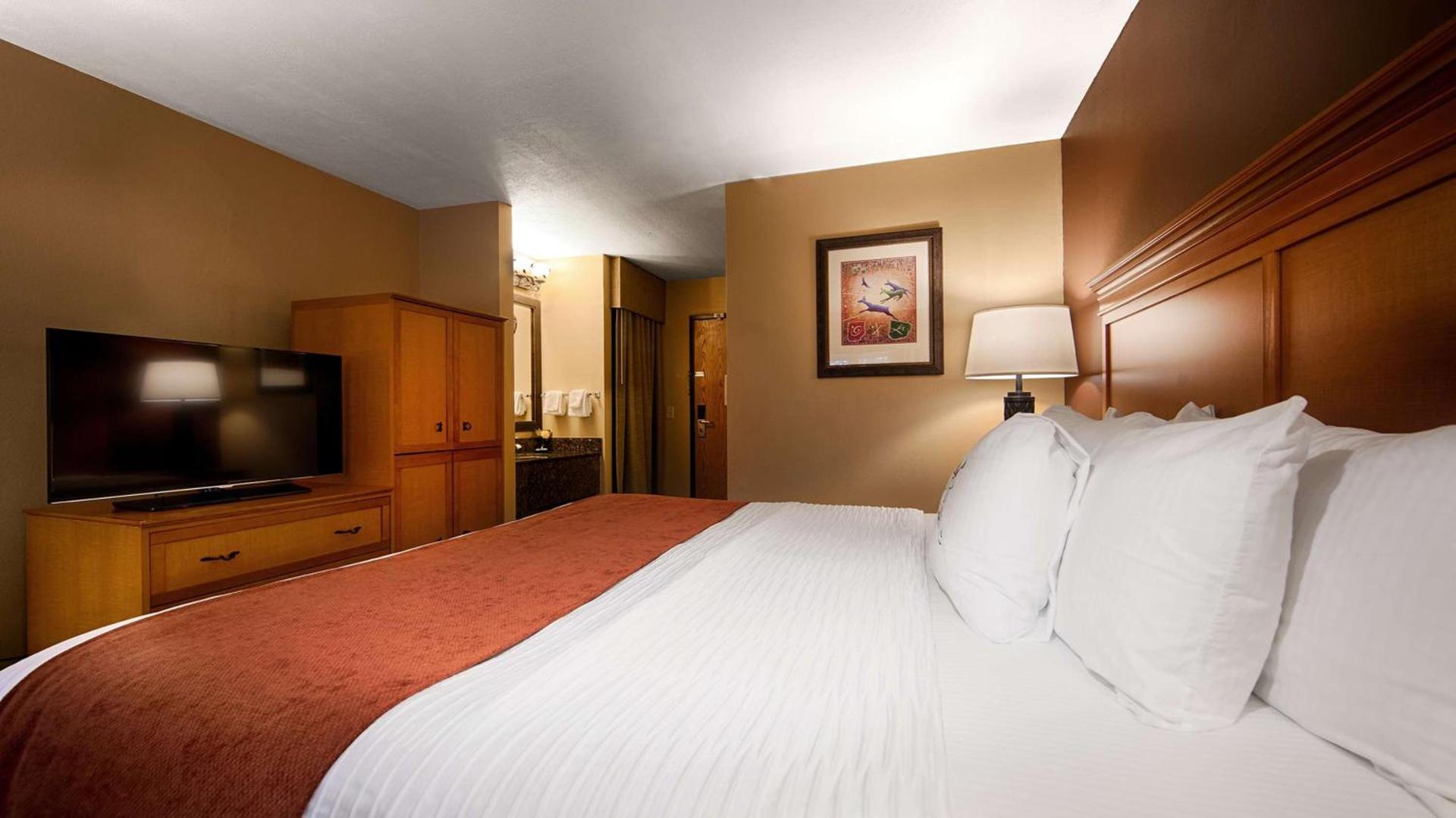 Best Western Plus Deer Park Hotel and Suites photo 13