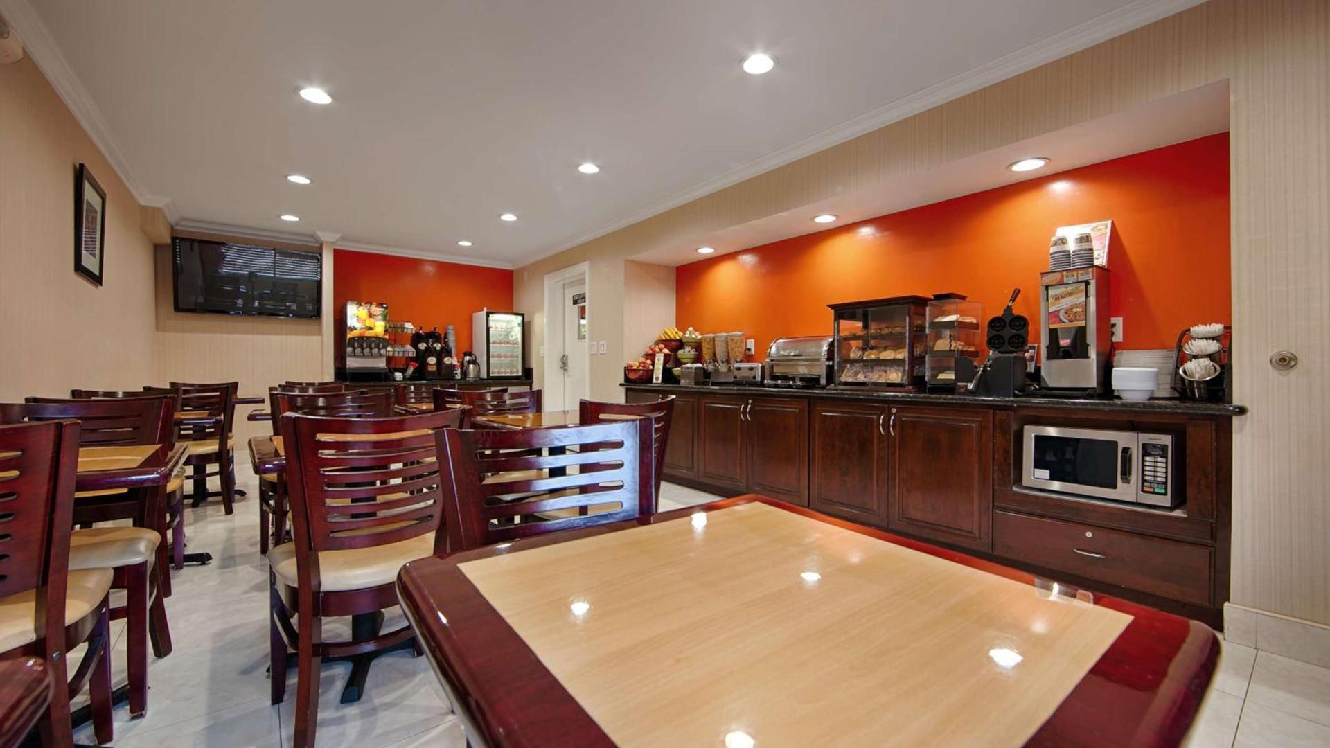 Best Western Pasadena Inn photo 11