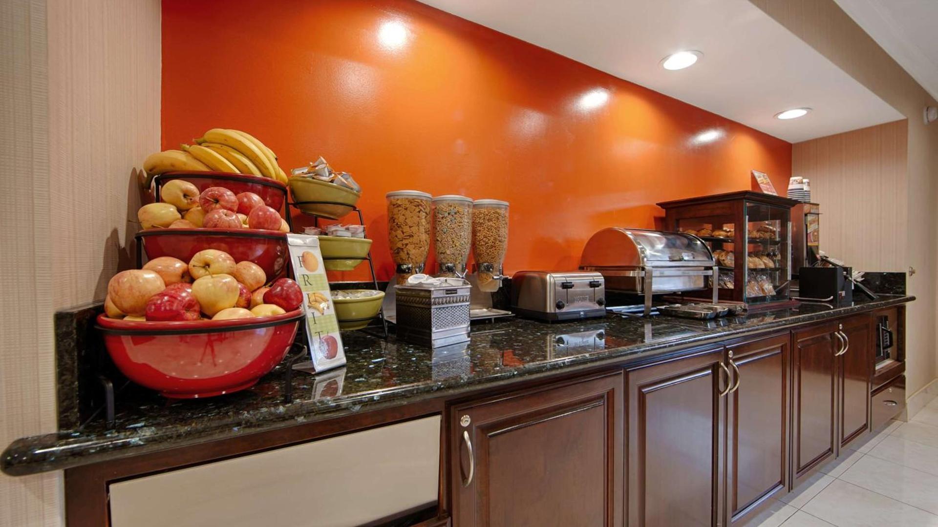 Best Western Pasadena Inn photo 12