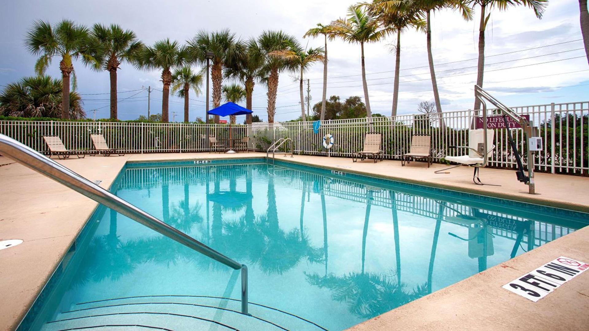 Best Western Plus Sebastian Hotel & Suites photo 2