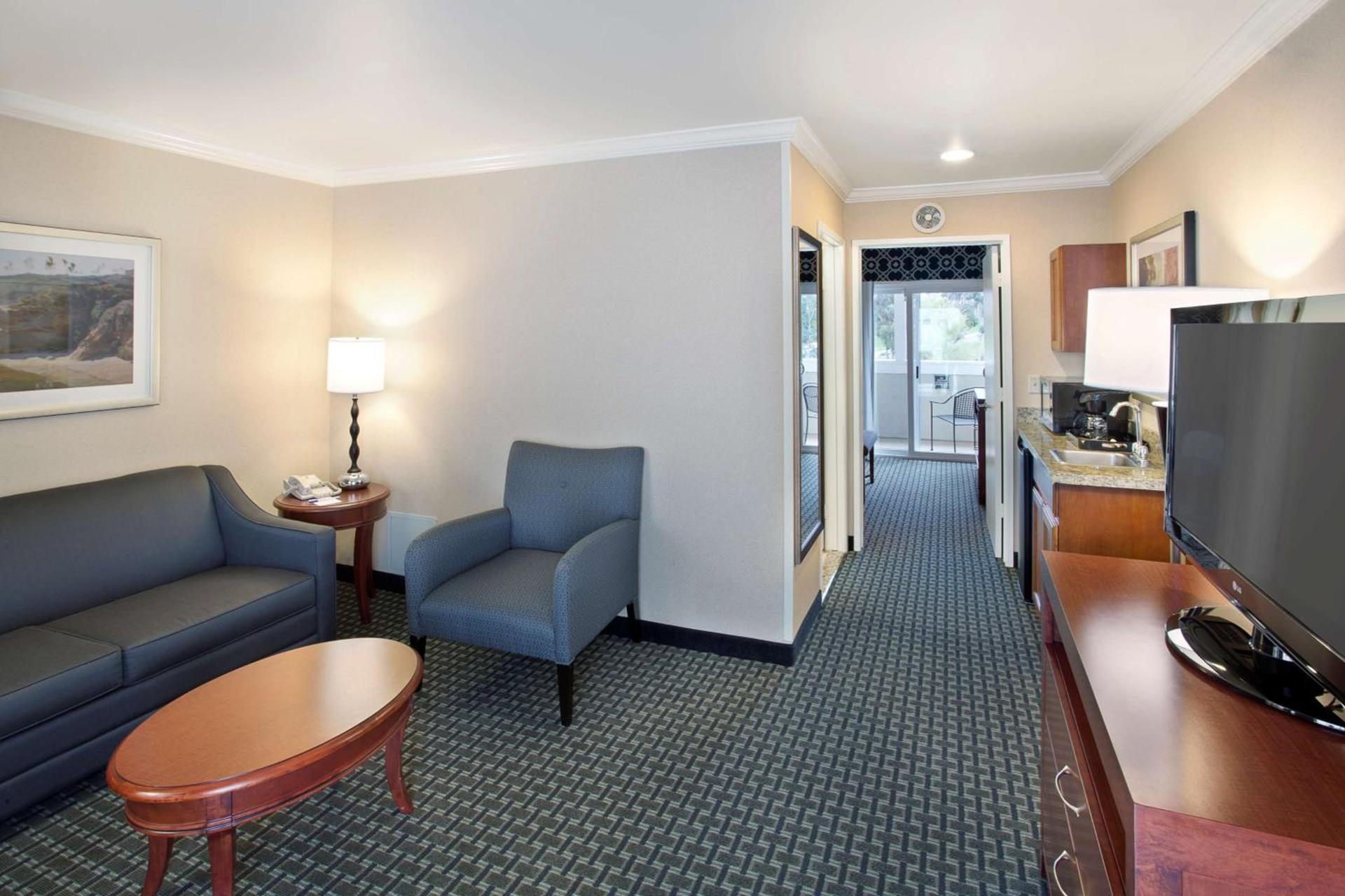 Best Western Plus Marina Shores Hotel photo 10