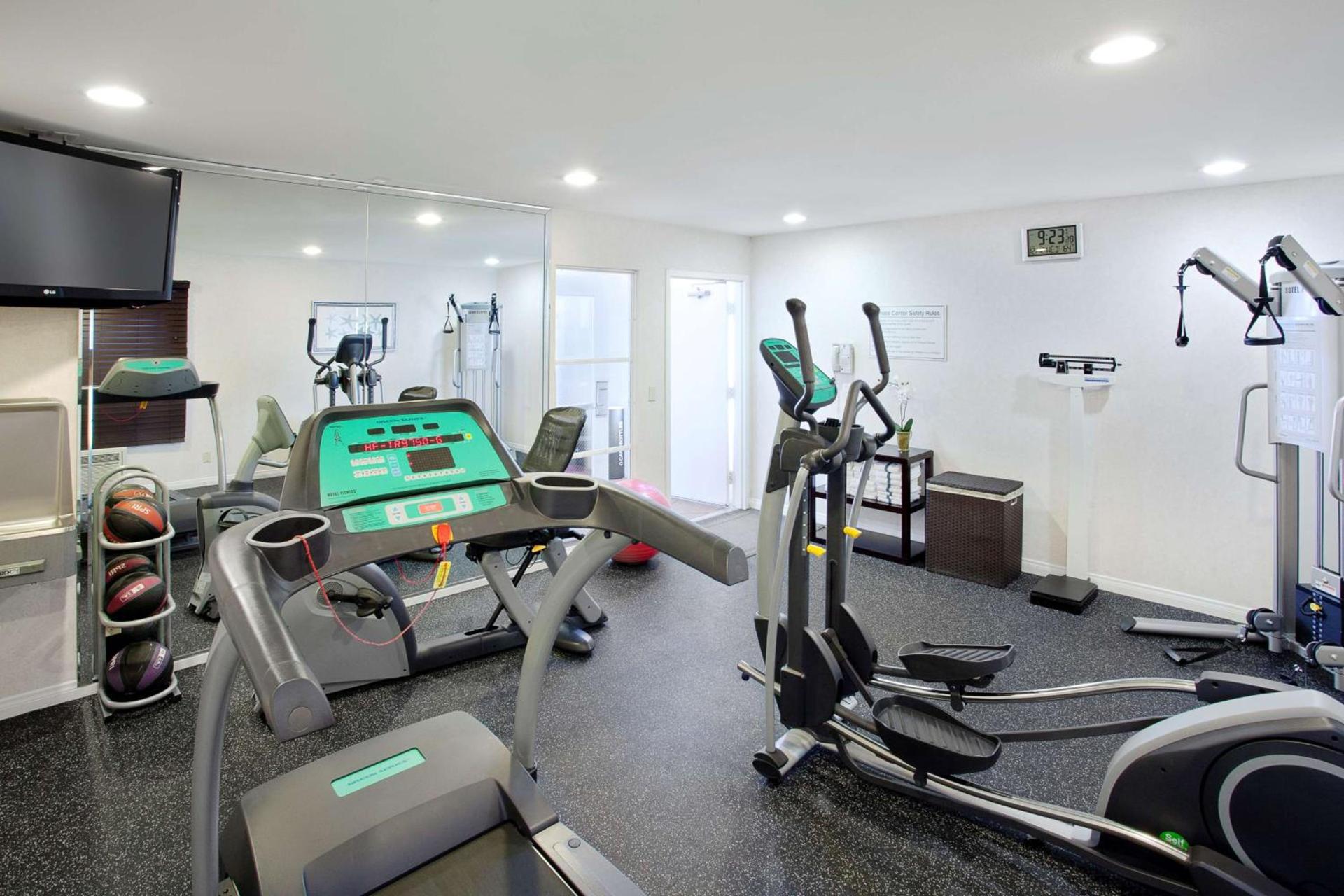 Best Western Plus Marina Shores Hotel photo 22