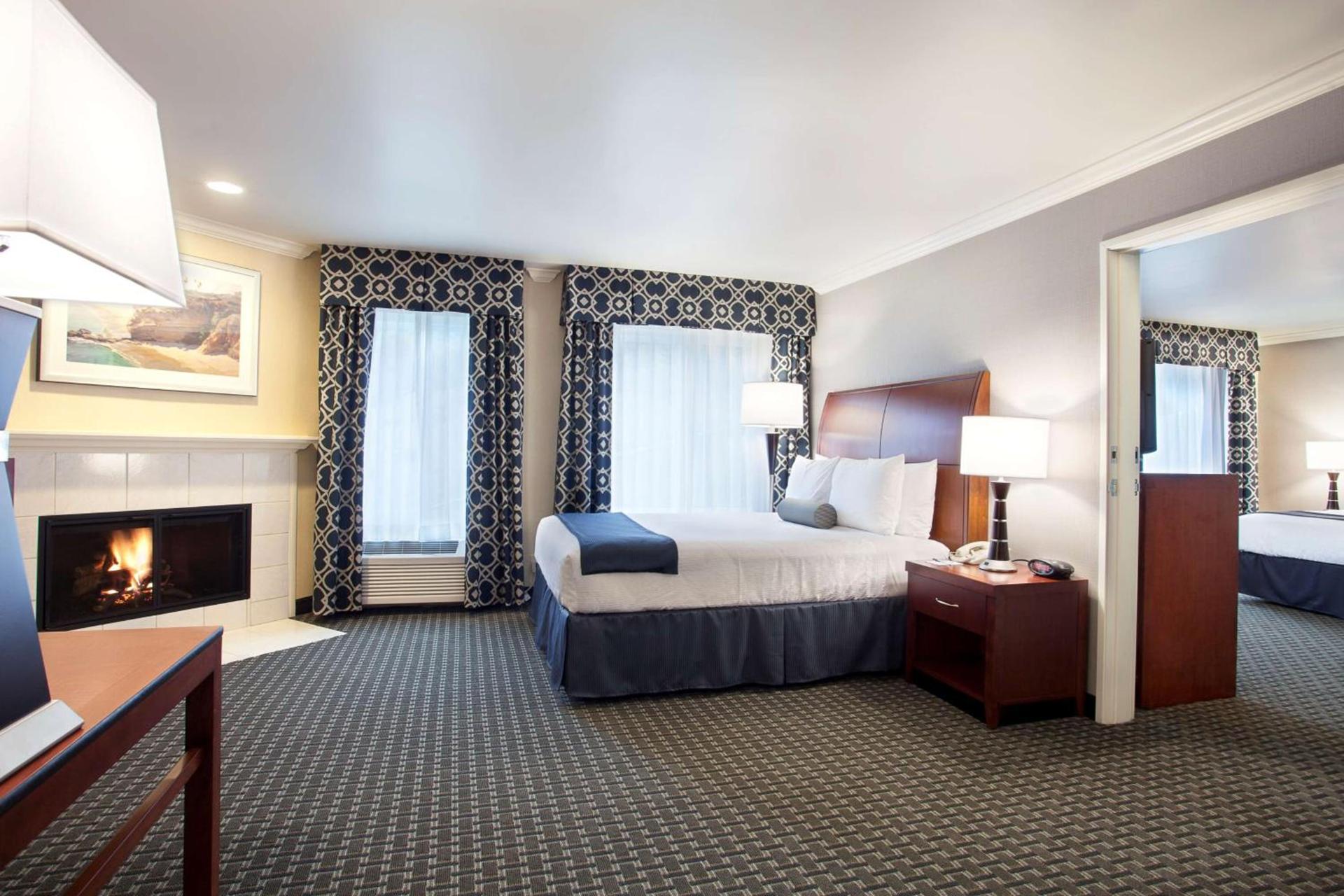 Best Western Plus Marina Shores Hotel photo 14