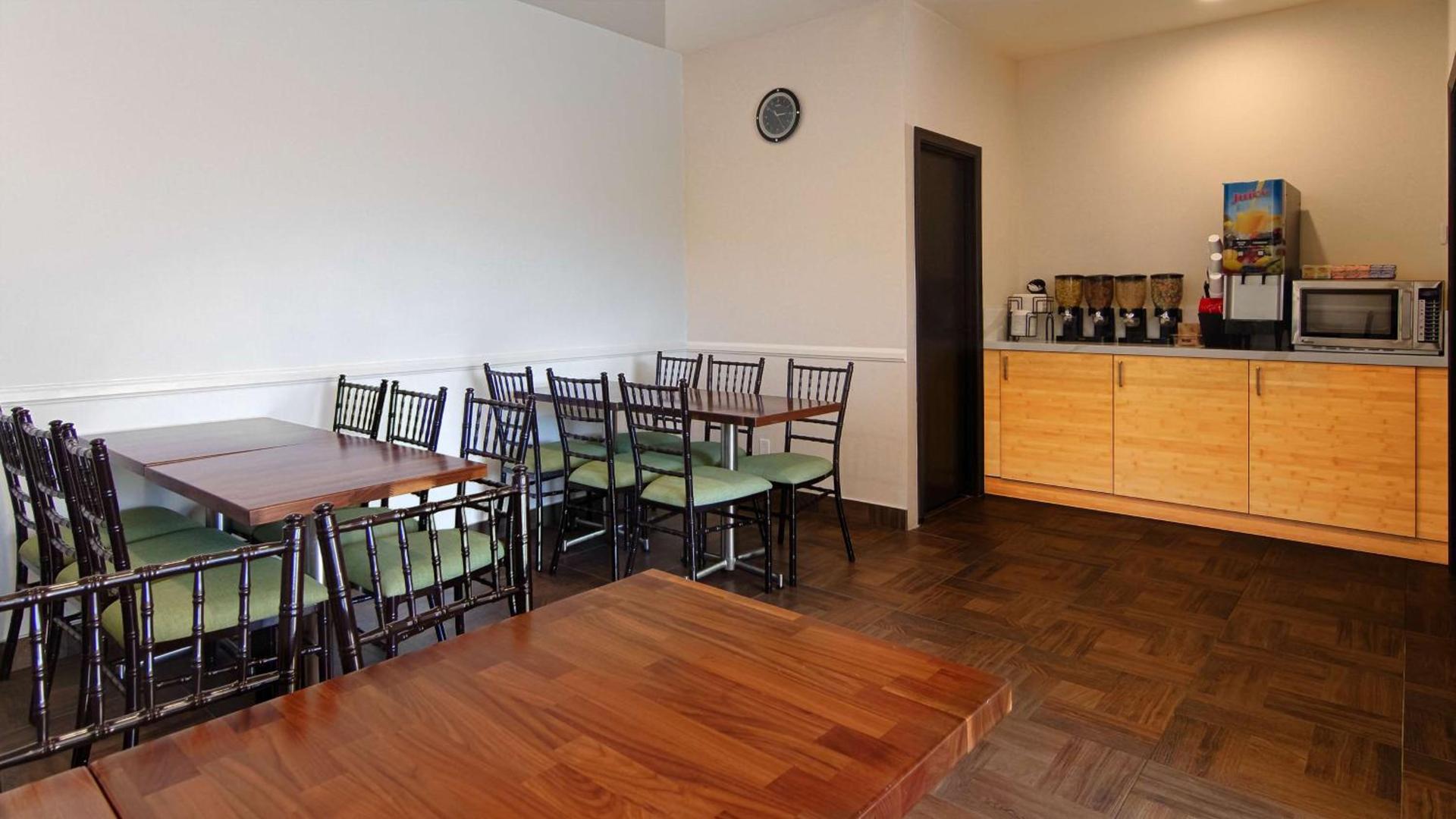 Best Western Plus Glendale photo 7