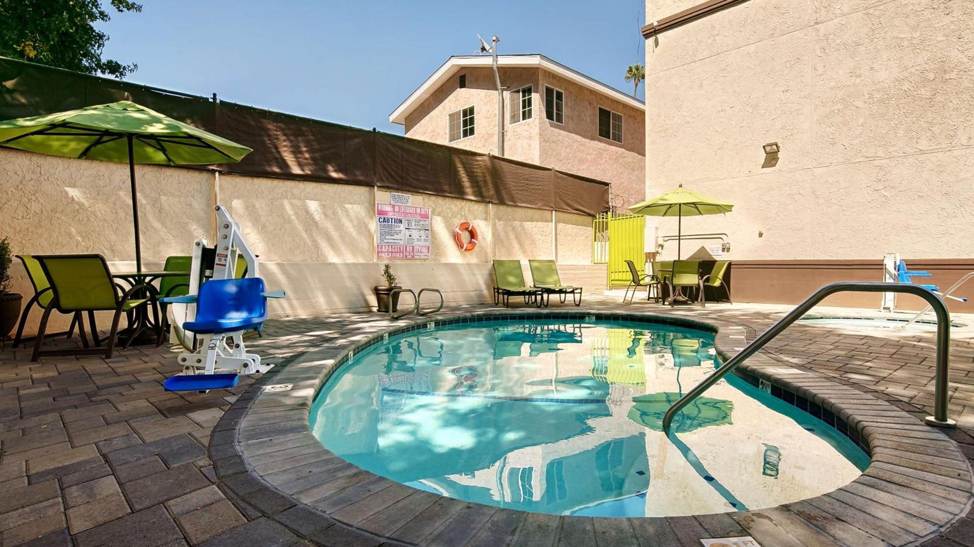 Best Western Plus Glendale photo 9