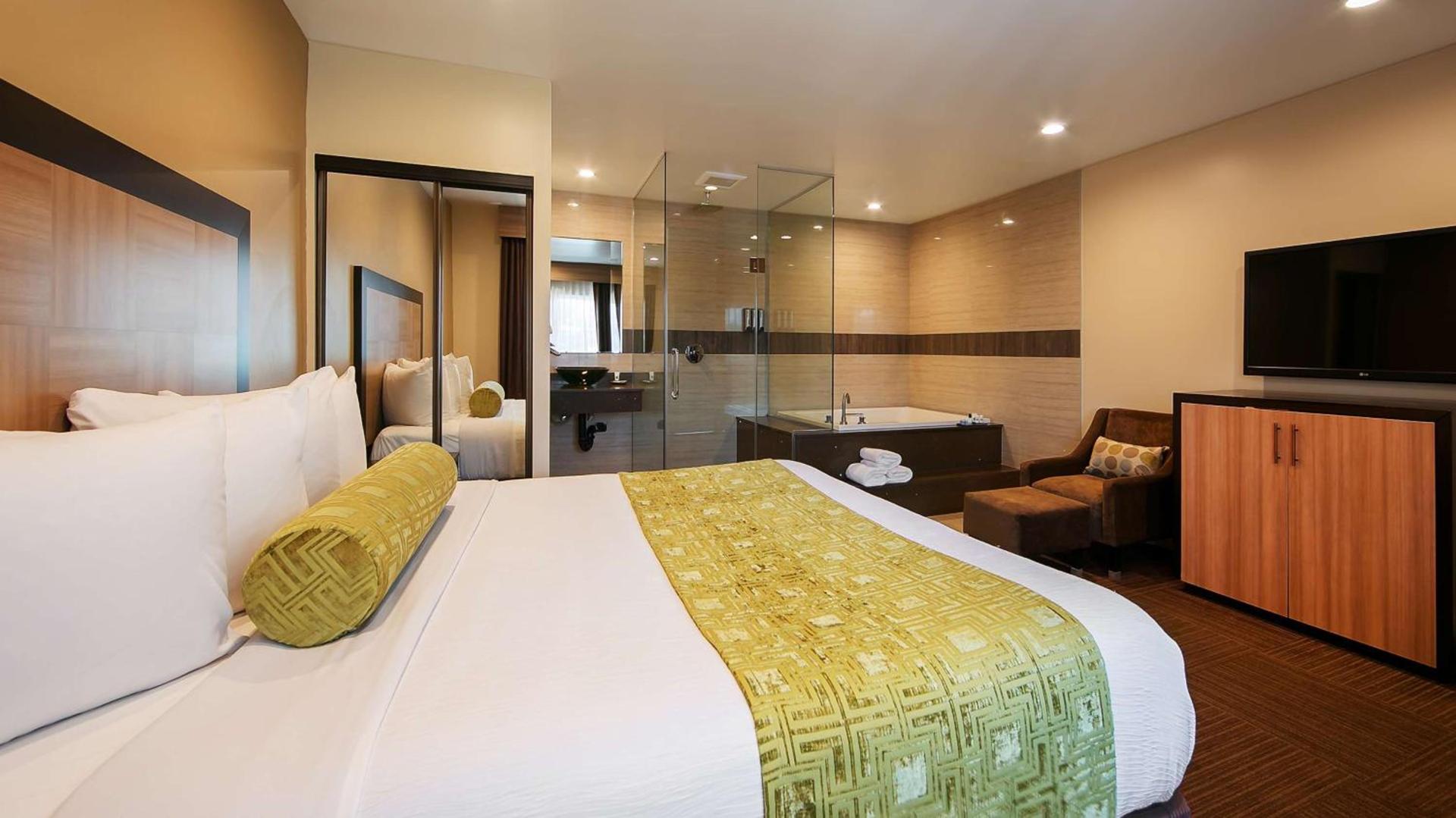 Best Western Plus Glendale photo 4