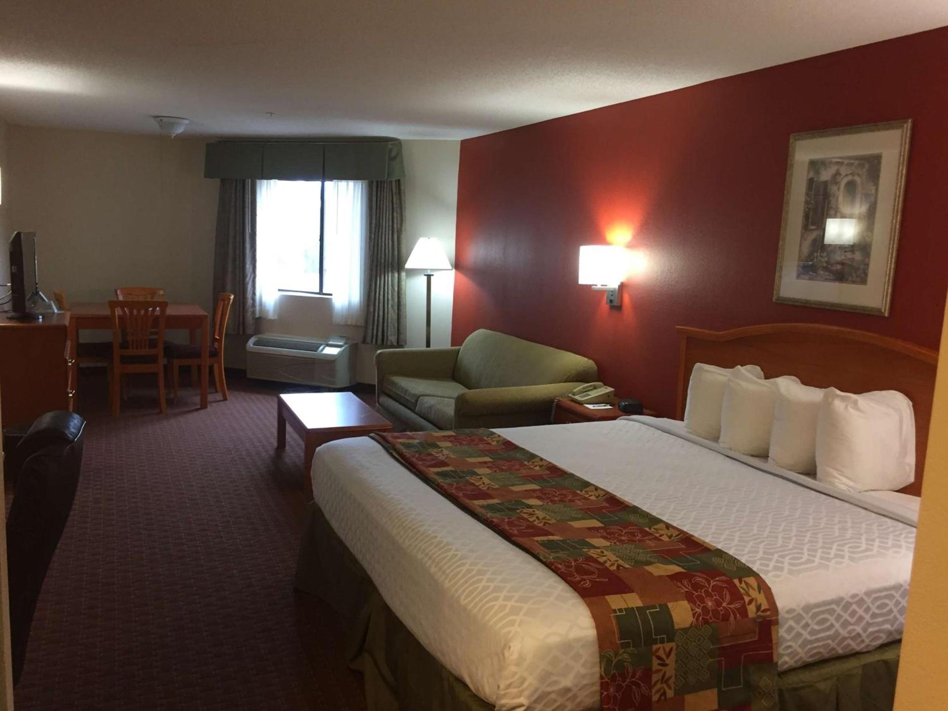 Millennium Inn photo 3
